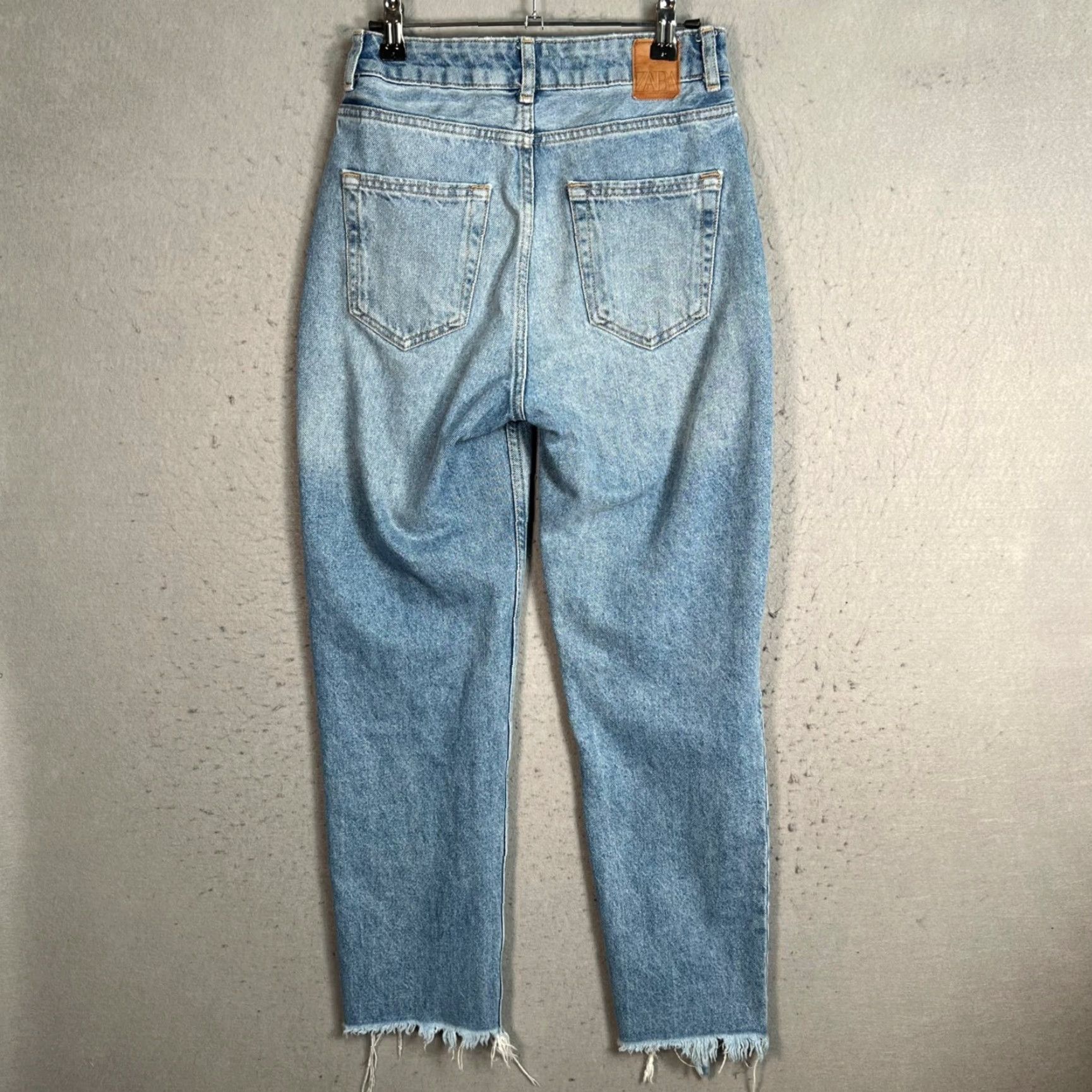 Zara ZARA Denim Jeans Distressed High-Waist 25" Inseam 25" Regular 2 Adult Womens Blue 90s Style Jeans Mens? Womens Size 26" / US 2 / IT 38 - 2 Thumbnail