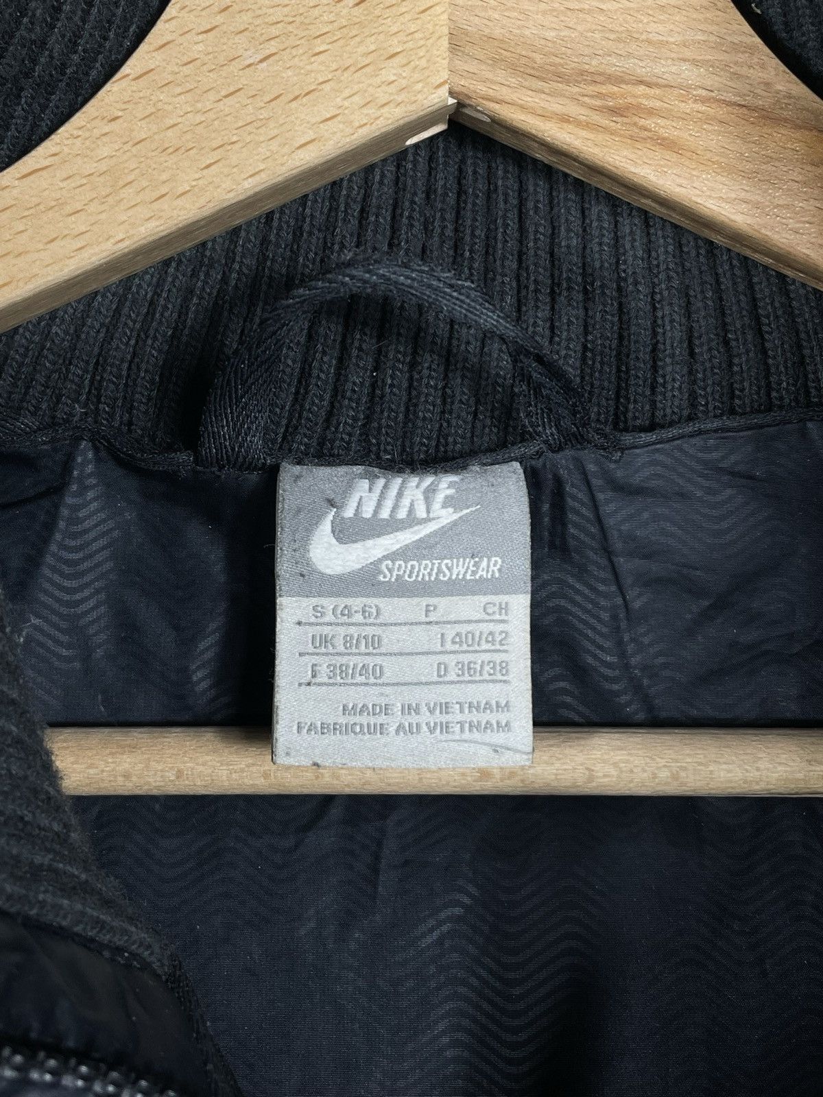 Nike × Vintage Nike Small Swoosh Zip Hoodie Jacket Black Y2k 00s Retro Size S / US 4 / IT 40 - 8 Thumbnail