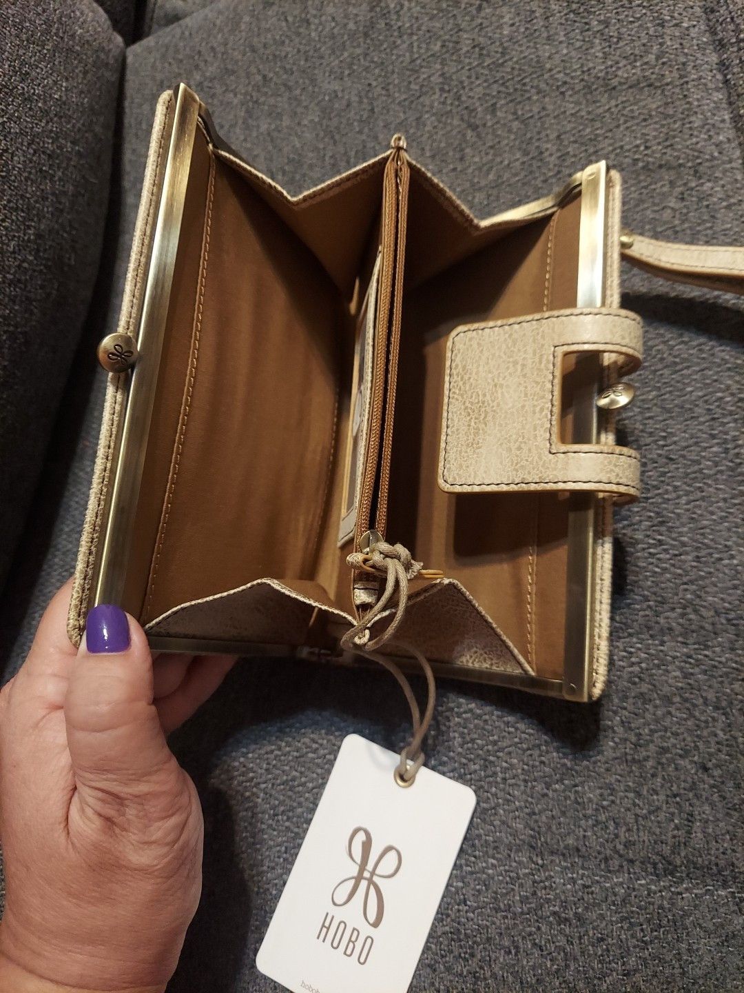 Hobo NWT $168 Hobo Wrislet Gold Leaf 100%Geniuine Leather Violet Size ONE SIZE - 7 Thumbnail