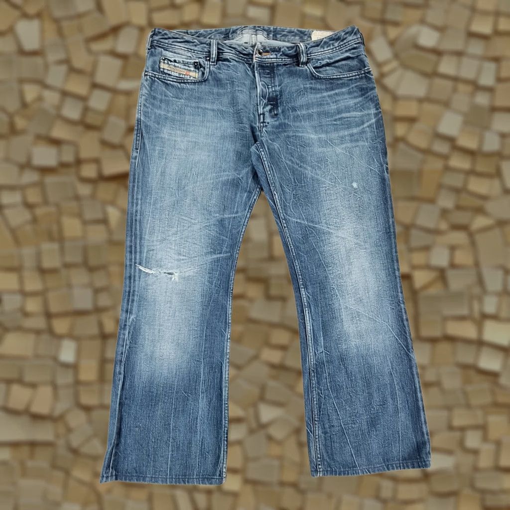 Diesel Diesel Zathan Jeans Mens Regular Bootcut Denim Distressed 5-Pocket W36 L28 Blue 100% Cotton Button Fly Vintage No N/A Size US 36 / EU 52 - 1 Thumbnail
