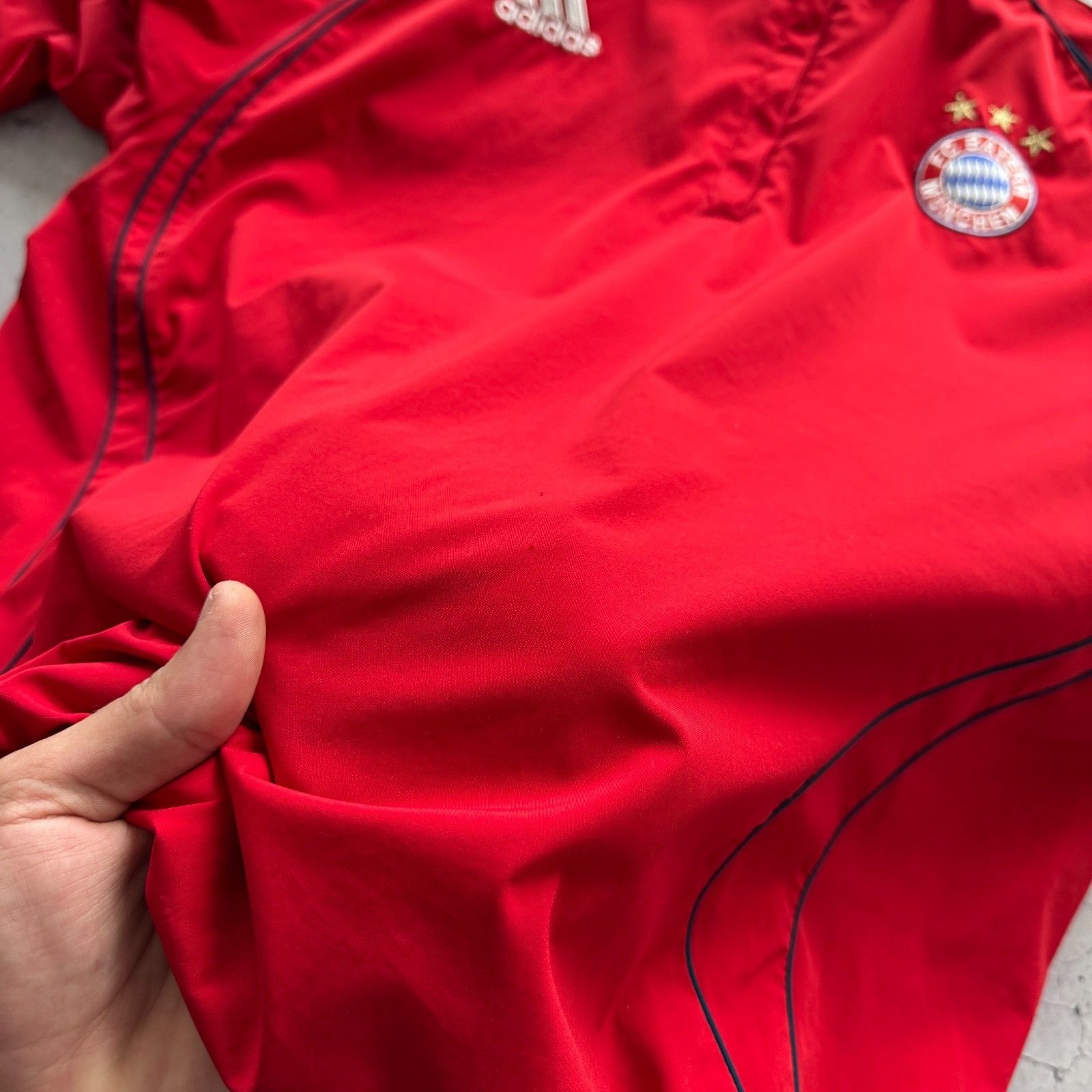Adidas Vintage Adidas Fc Bayern Munchen Reversible Jacket Soccer Size US L / EU 52-54 / 3 - 17 Thumbnail