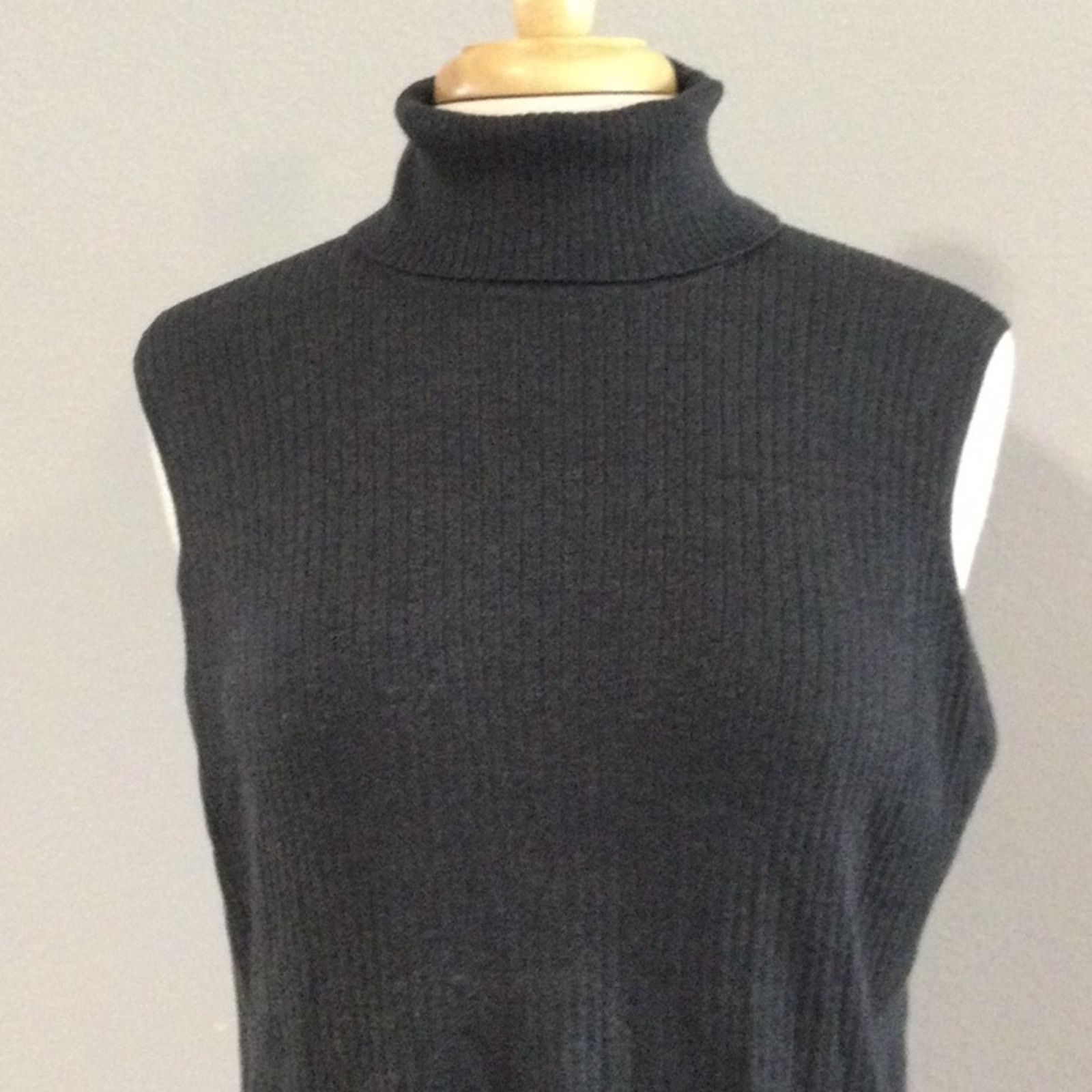 Chicos Chico's Dark Gray Turtleneck Sleeveless Top Size 3/XL/16 Size XL / US 12-14 / IT 48-50 - 2 Thumbnail