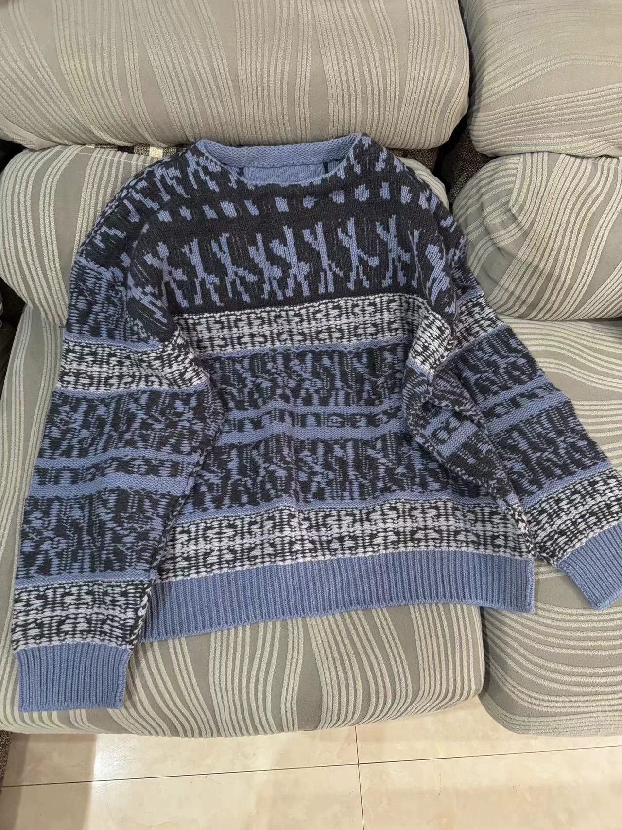 Givenchy Givenchy Wool Sweater 99 New Authentic Size M / US 6-8 / IT 42-44 - 1 Thumbnail