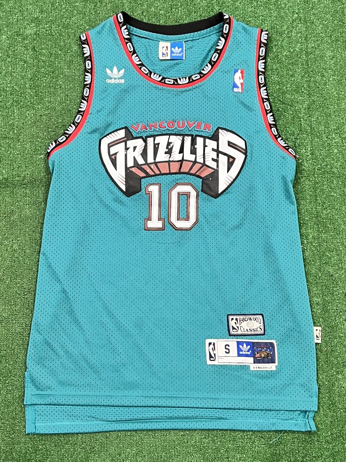 Adidas Vintage Vancouver Grizzlies Mike Bibby Jersey Size US S / EU 44-46 / 1 - 1 Thumbnail