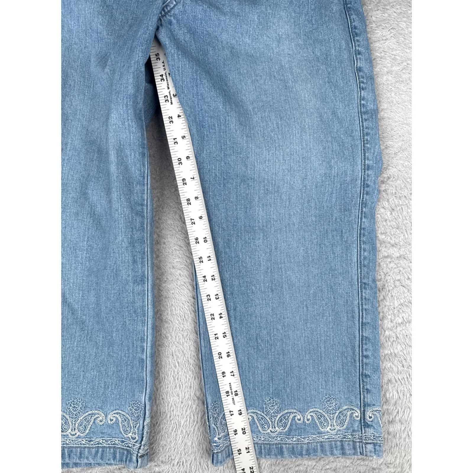 Lee Lee Jeans Women Jeans 30 Blue Denim Crop Embroidered Paisley Mid Rise 30x22 - Regular, 5-Pocket, Distressed, Bootcut, Cotton, Zip - Lee - Women Size 30" / US 8 / IT 44 - 7 Thumbnail