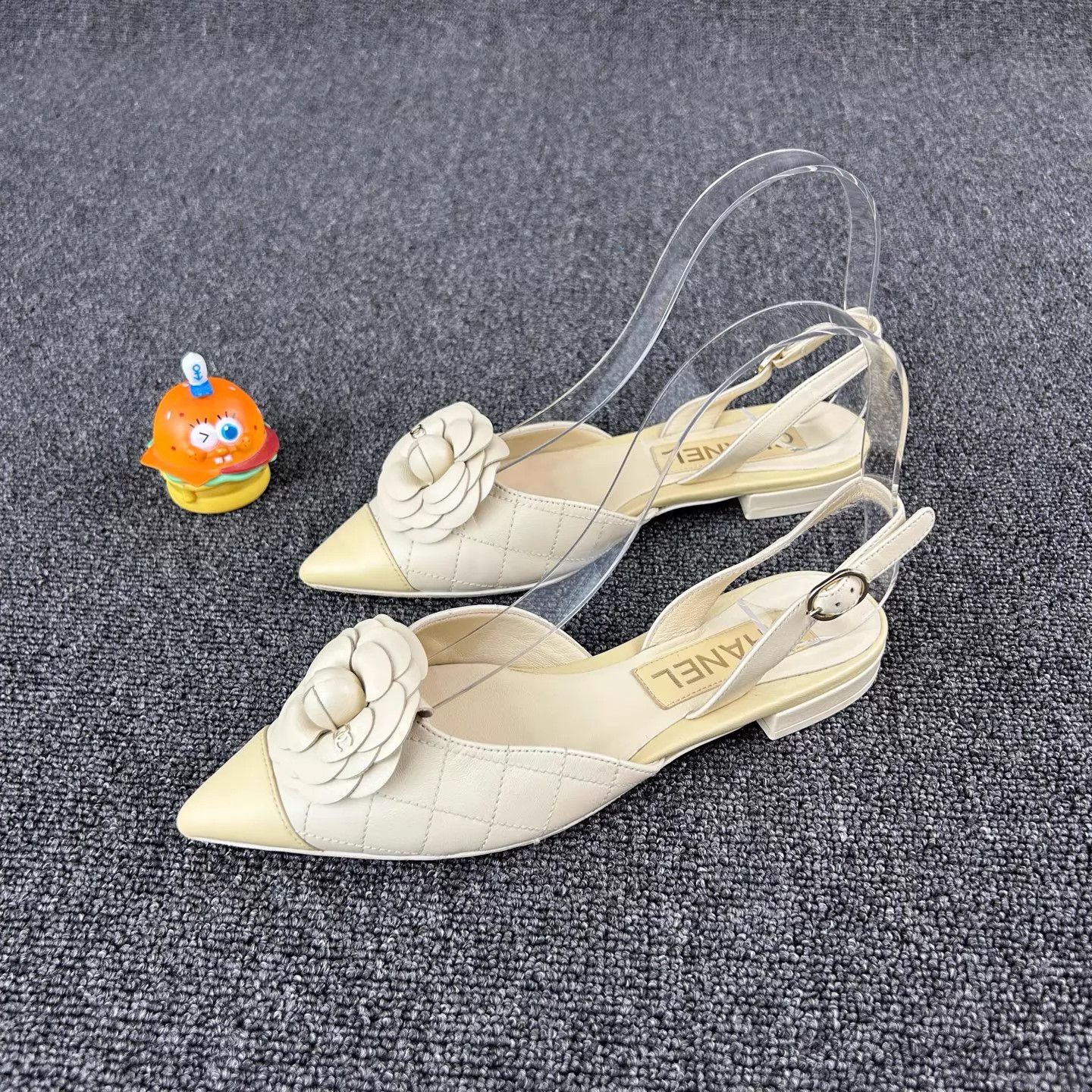 Chanel Chanel Camellia Low Heel Pumps Size 35.5 Size US 5 / IT 35 - 1 Thumbnail