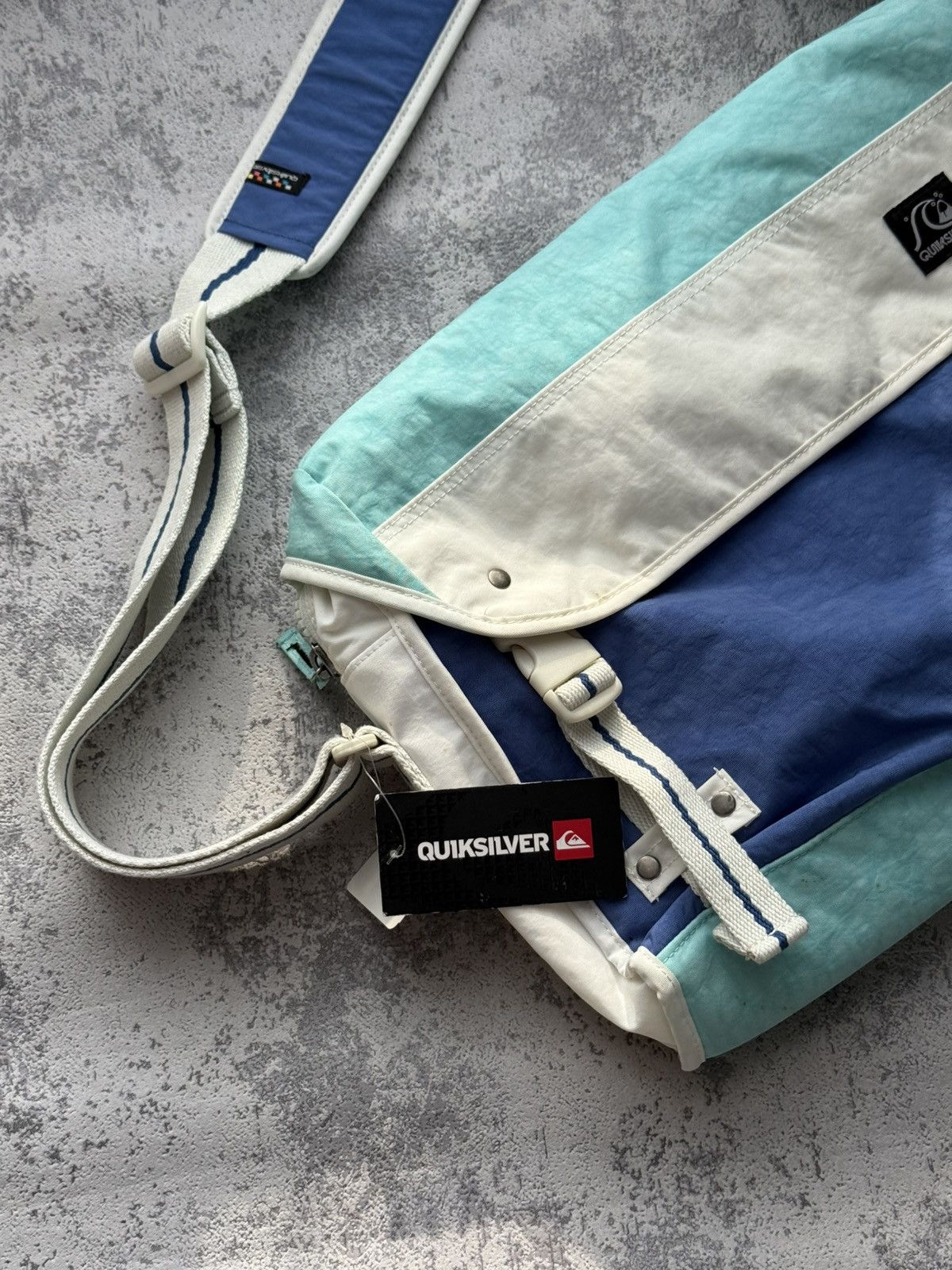 Quiksilver × Vintage Vintage Quiksilver Echo Beach Surf Crossbody Bag Size ONE SIZE - 2 Thumbnail