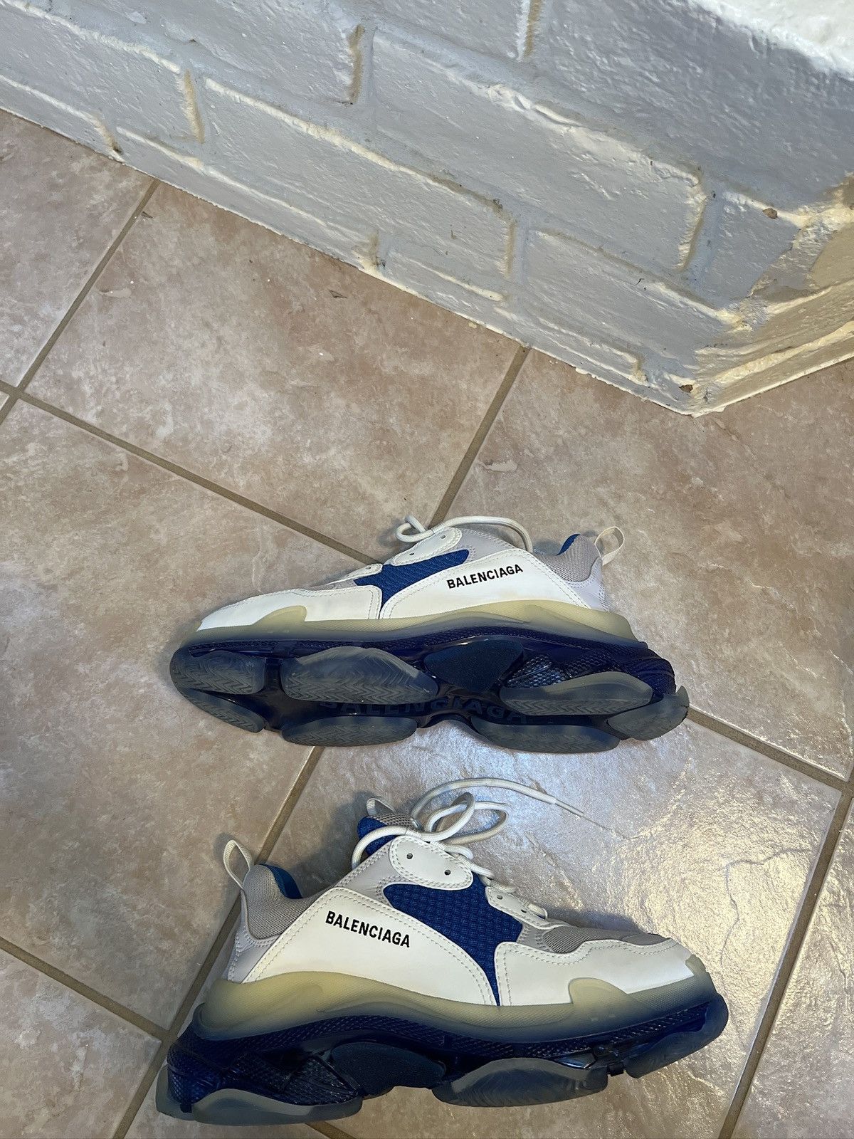 Balenciaga Balenciaga Triple S White Blue Size US 9 / EU 42 - 2 Thumbnail
