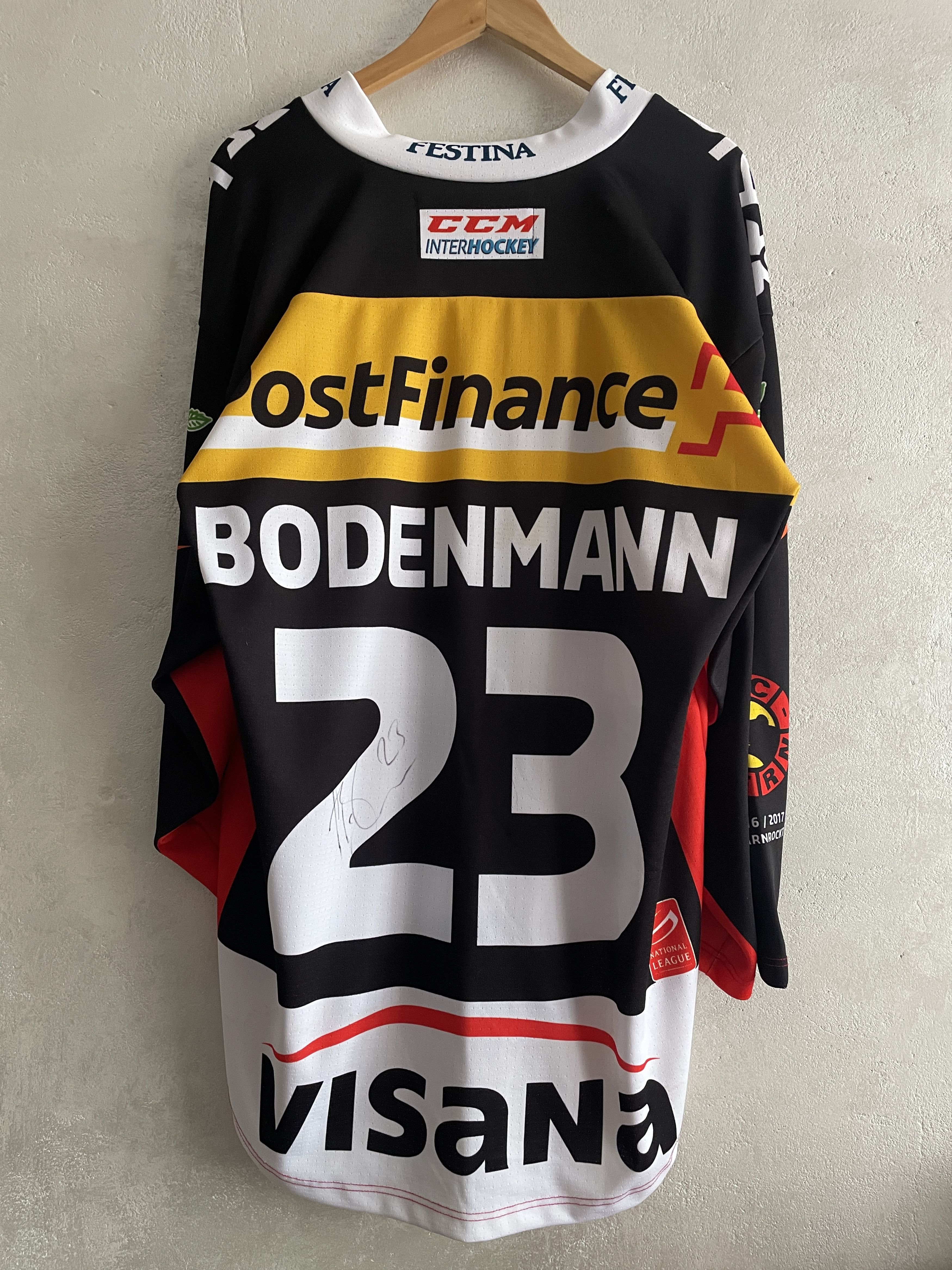 Other SC Bern Switzerland Match Worn Hockey Jersey Signed Maillot Size US L / EU 52-54 / 3 - 1 Thumbnail
