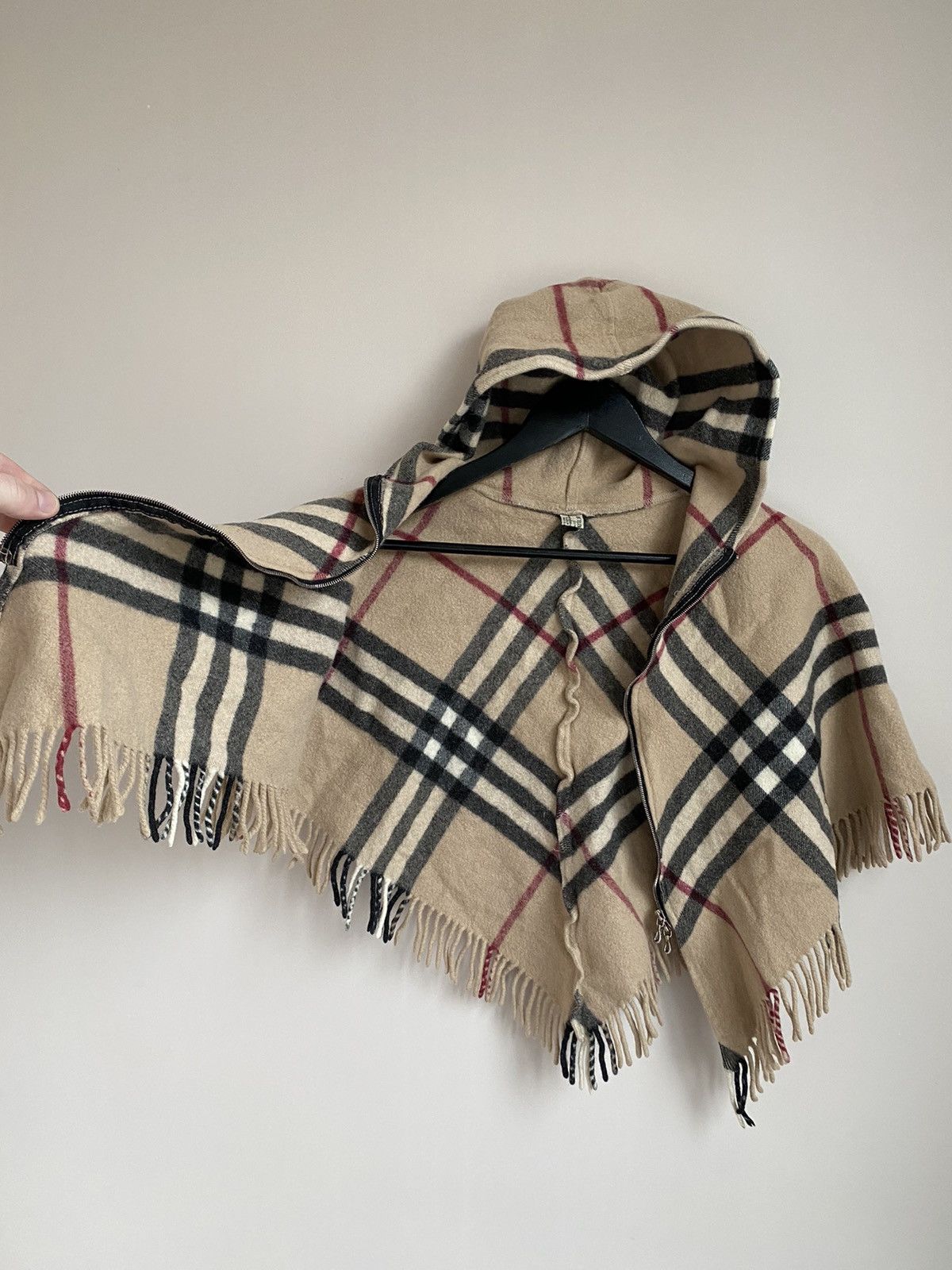 Burberry × Vintage Burberry Vintage Women's Poncho with a hood Size ONE SIZE - 4 Thumbnail