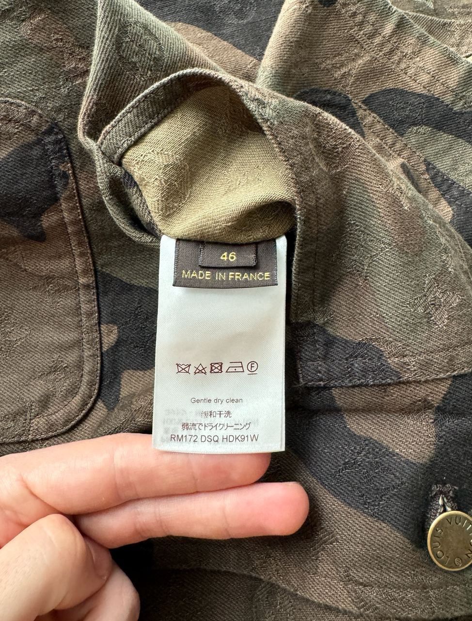 Louis Vuitton × Supreme LOUIS VUITTON x SUPREME CAMO MONOGRAM DENIM TRUCKER JACKET Size US S / EU 44-46 / 1 - 15 Thumbnail