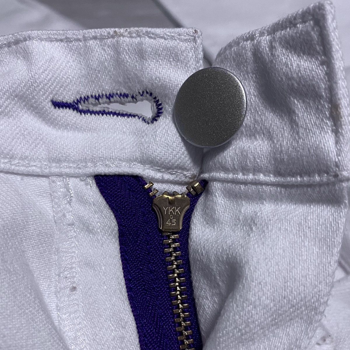 Victoria Beckham Victoria Beckham White Flared Jeans Denim Embroidered Logo Size 27" / US 4 / IT 40 - 21 Thumbnail
