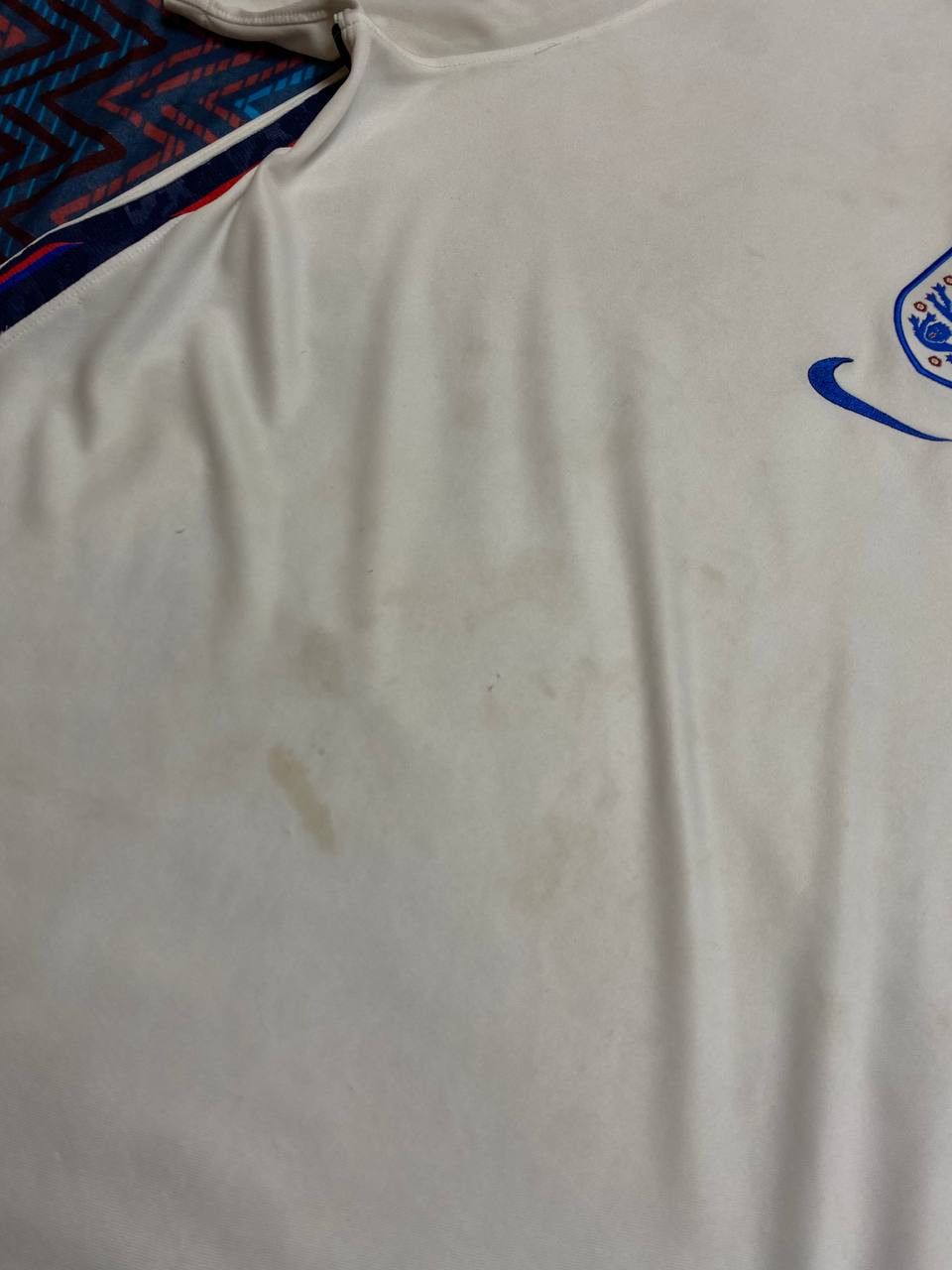 Nike T-Shirt Nike football England logo center jerseys Vintage Size US XL / EU 56 / 4 - 6 Thumbnail