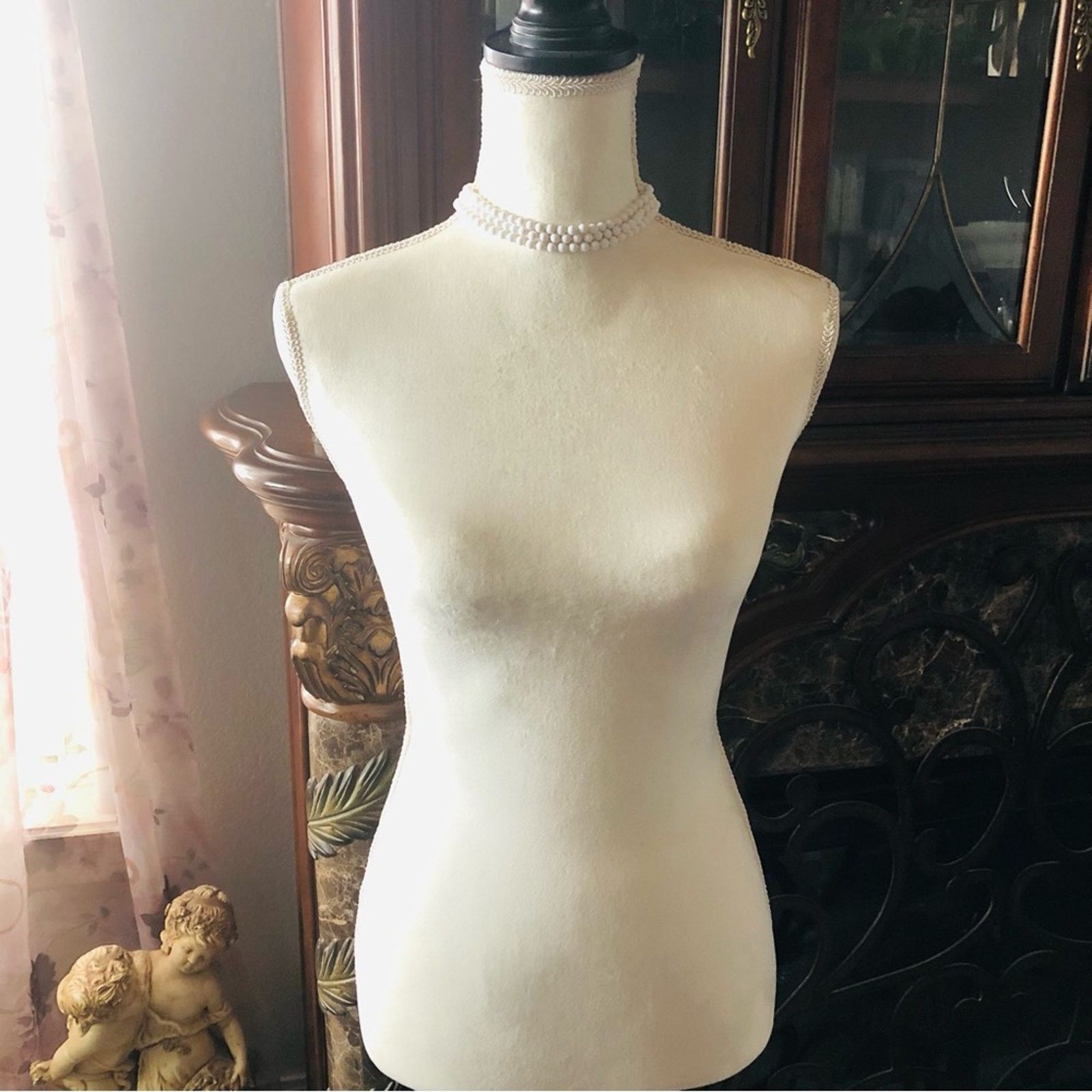 Vintage Vintage 60s white Duchess triple strand pearl necklace NWT Size ONE SIZE - 6 Thumbnail
