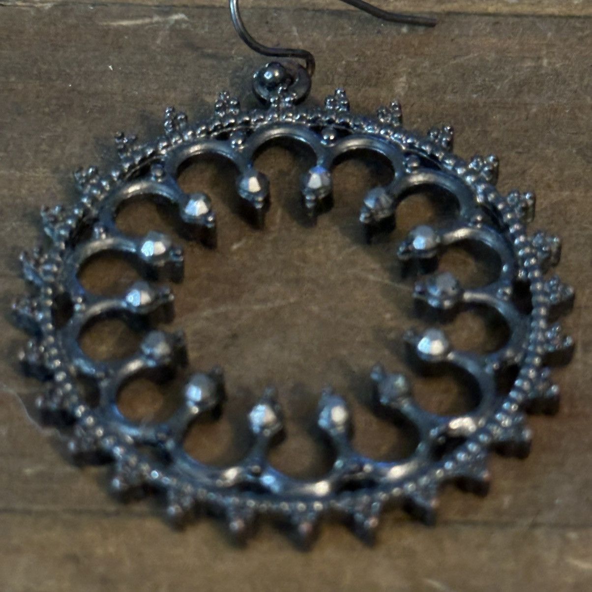 Other Gunmetal filigree rhinestone dangle hoop earrings Size ONE SIZE - 4 Thumbnail