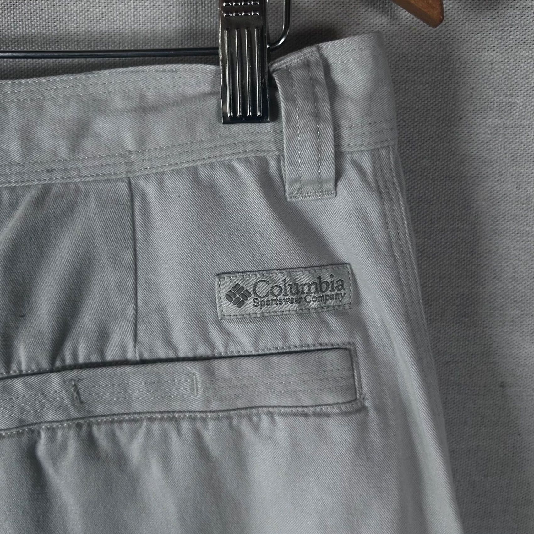Vintage Columbia Shorts Mens 32 Beige Khaki Tan Cotton Twill Cargo Size XM4119 Hiking Fishing Size US 32 / EU 48 - 3 Thumbnail