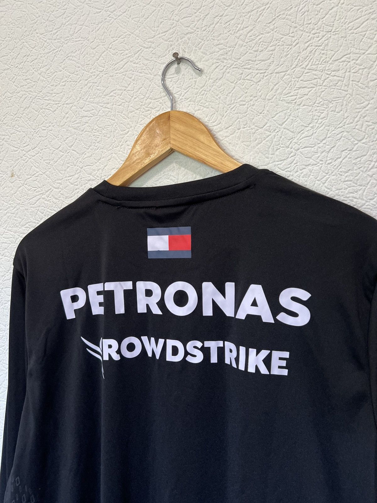 Mercedes-Benz Mercedes Benz Crowdstrike Petronas Black Sweatshirt Racing Size US XL / EU 56 / 4 - 5 Thumbnail