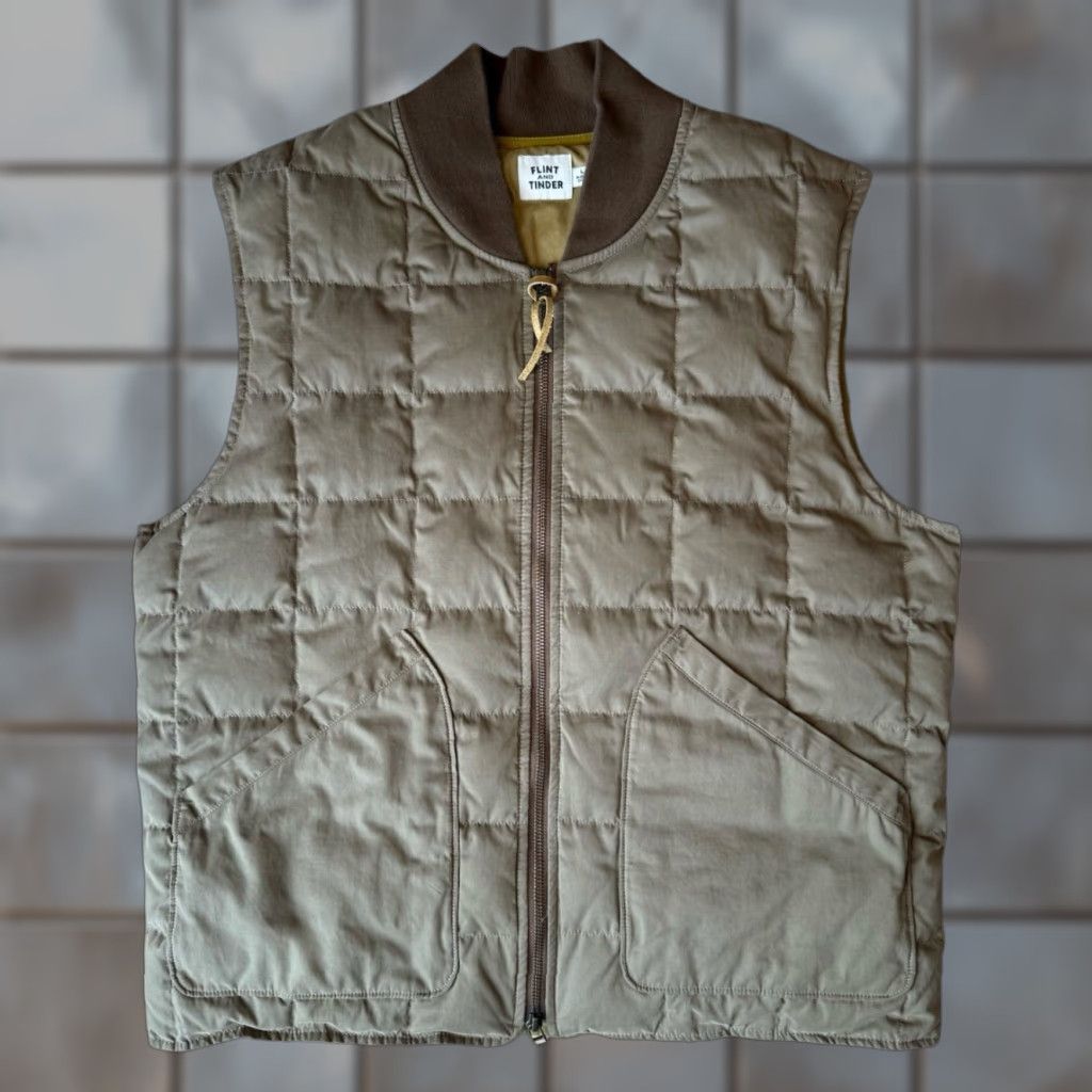 Flint And Tinder Flint and Tinder Caliber Quilted Vest L Khaki Military Outerwear Quilted Insulated Vest Vest Men L Beige/Khaki Size US L / EU 52-54 / 3 - 1 Thumbnail