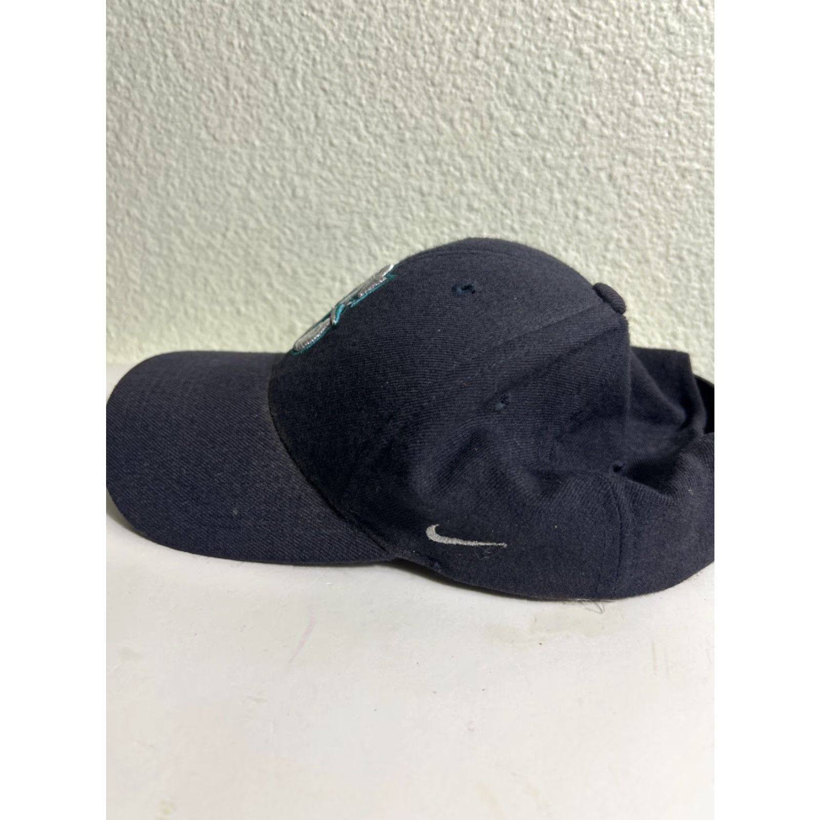 Nike VINTAGE Nike Team Seattle Mariners MLB Strap Back Hat Adjustable Unisex Adults Baseball Cap 90s Logo Black Cotton Canvas Men Women Men Women Size ONE SIZE - 6 Thumbnail