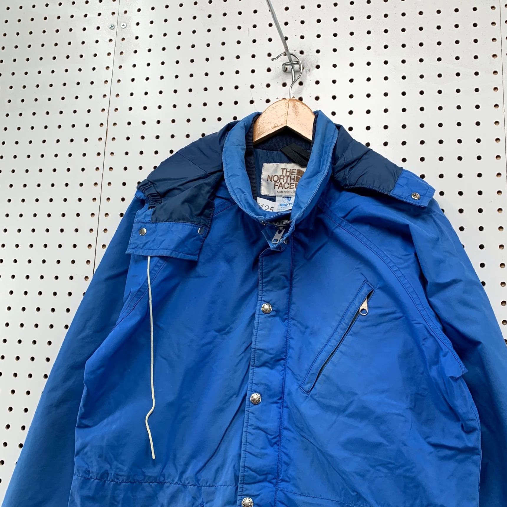 The North Face VINTAGE The North Face Gore Tex Jacket Mens M Blue Hooded Zip Made USA Jacket Size US M / EU 48-50 / 2 - 6 Thumbnail