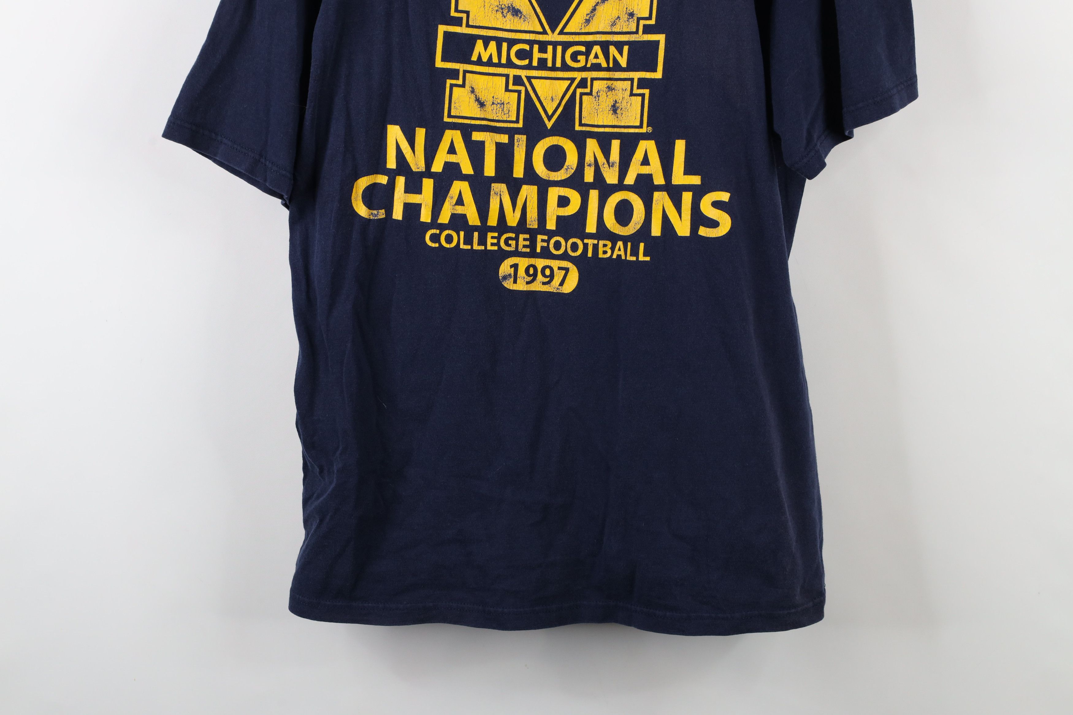 Vintage Vintage Champs University of Michigan Football T-Shirt Size US L / EU 52-54 / 3 - 3 Thumbnail