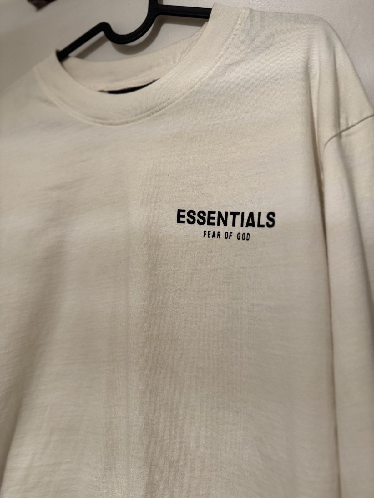 Fear of God 🔥Fear of God Essentials FW19 L/S Photo T-shirt SZ Sm White Size US M / EU 48-50 / 2 - 4 Thumbnail