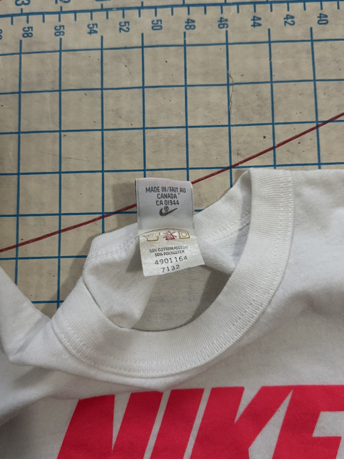Nike × Vintage Vintage 80’s Nike Graphics Tee White Women’s Medium Size M / US 6-8 / IT 42-44 - 7 Thumbnail
