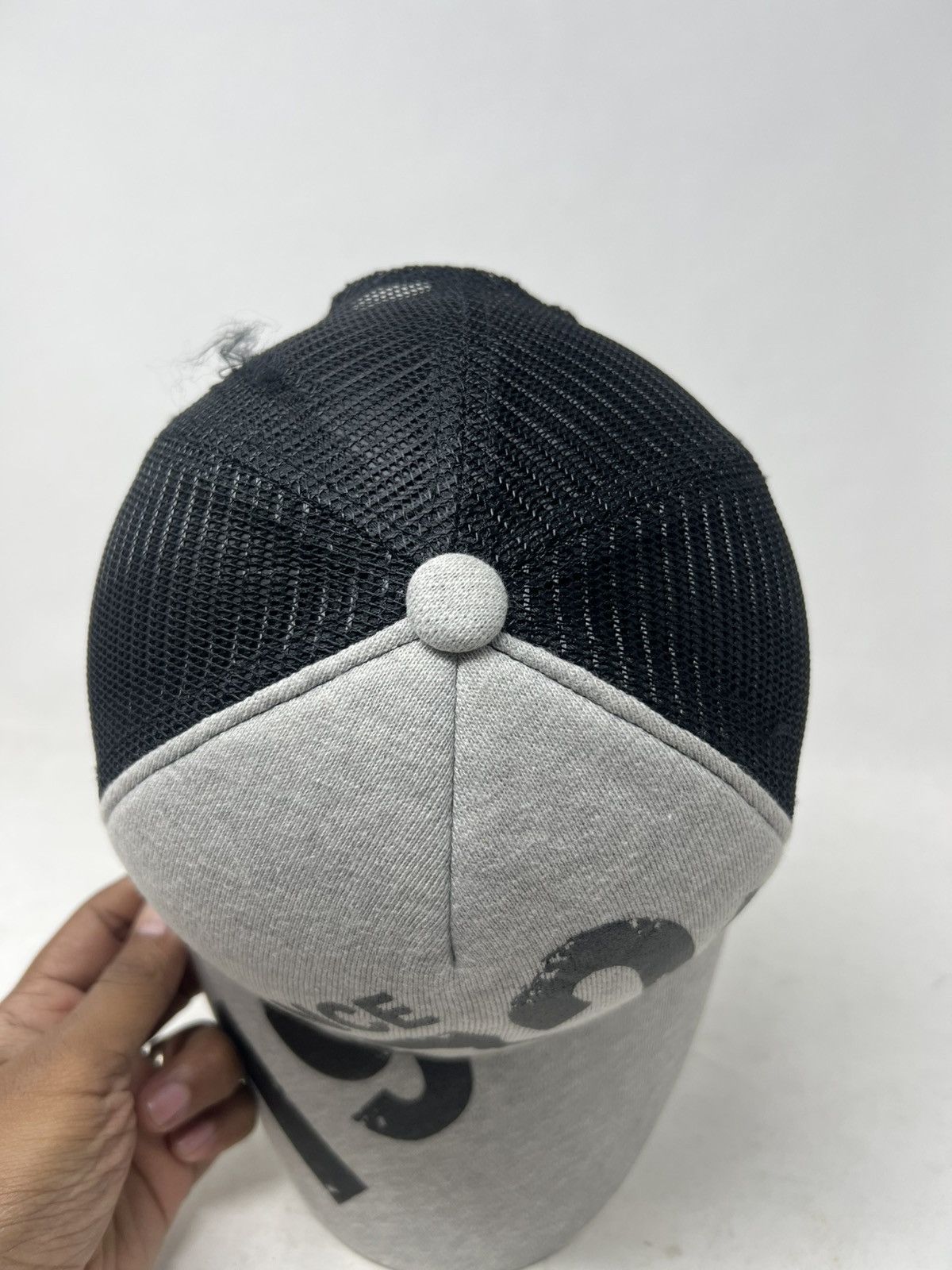 Japanese Brand "Since 1972" Graphic Trucker Hat Size ONE SIZE - 6 Thumbnail