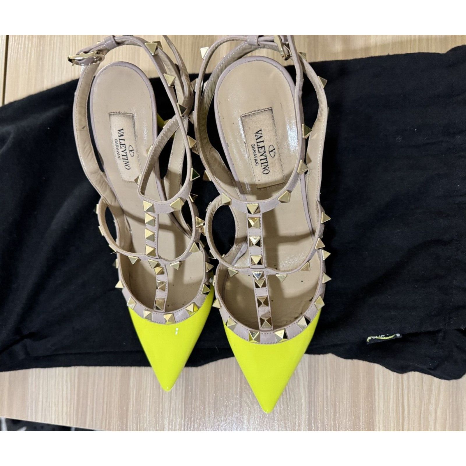 Valentino Valentino Rockstud Neon Yellow Patent Heels 7/37.5 Size US 7 / IT 37 - 2 Thumbnail