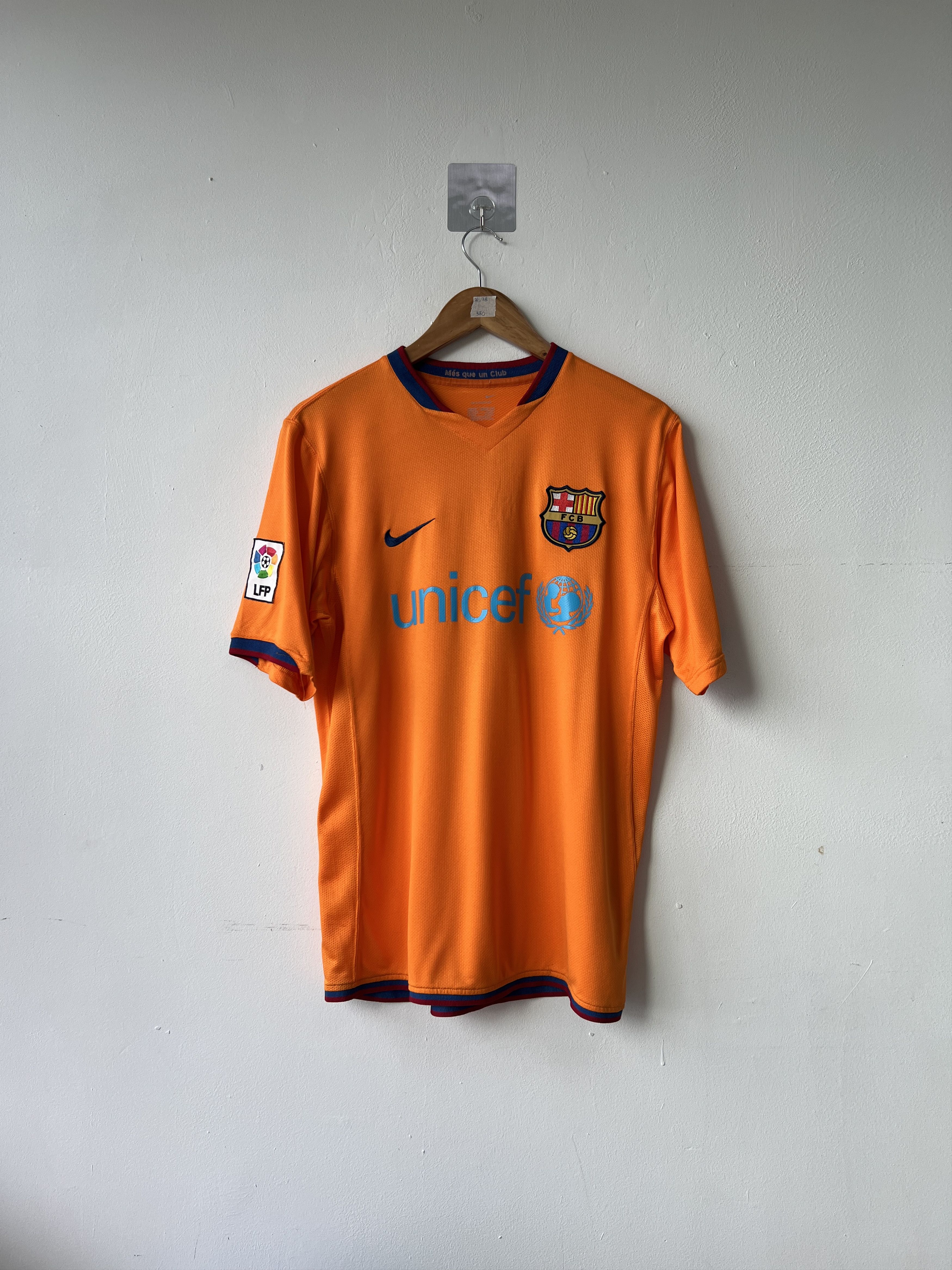 Nike (M) Barcelona 2006-08 Away Kit Messi #19 Size US M / EU 48-50 / 2 - 2 Thumbnail