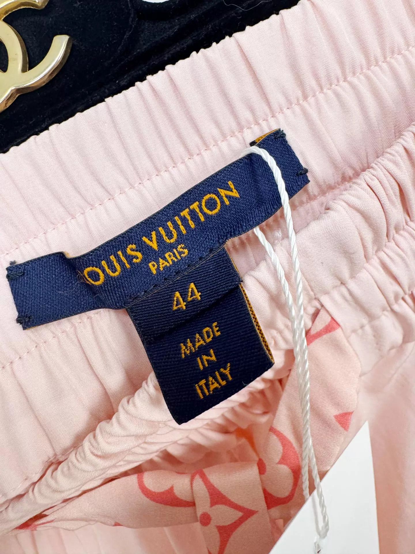 Louis Vuitton LV Silk Shorts 44 Like New Worn 2x Size 32" / US 10 / IT 46 - 6 Thumbnail