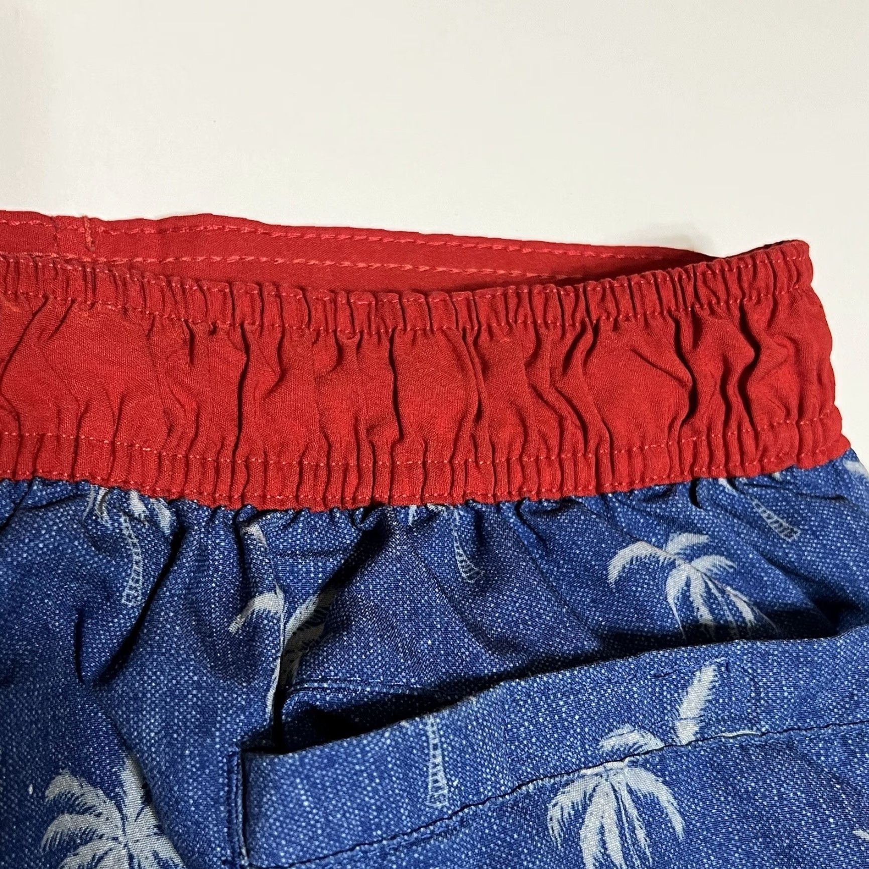 Airwalk VINTAGE AIRWALK Men’s Blue/Red Palm Tree Swim Shorts Trunks Size M Elastic Waist Size US 31 - 7 Thumbnail