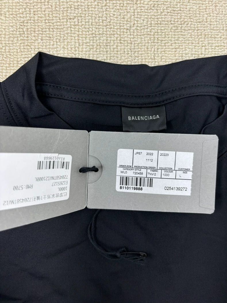 Balenciaga Balenciaga Solid Crew Neck Short Sleeve Tee Size US L / EU 52-54 / 3 - 4 Thumbnail