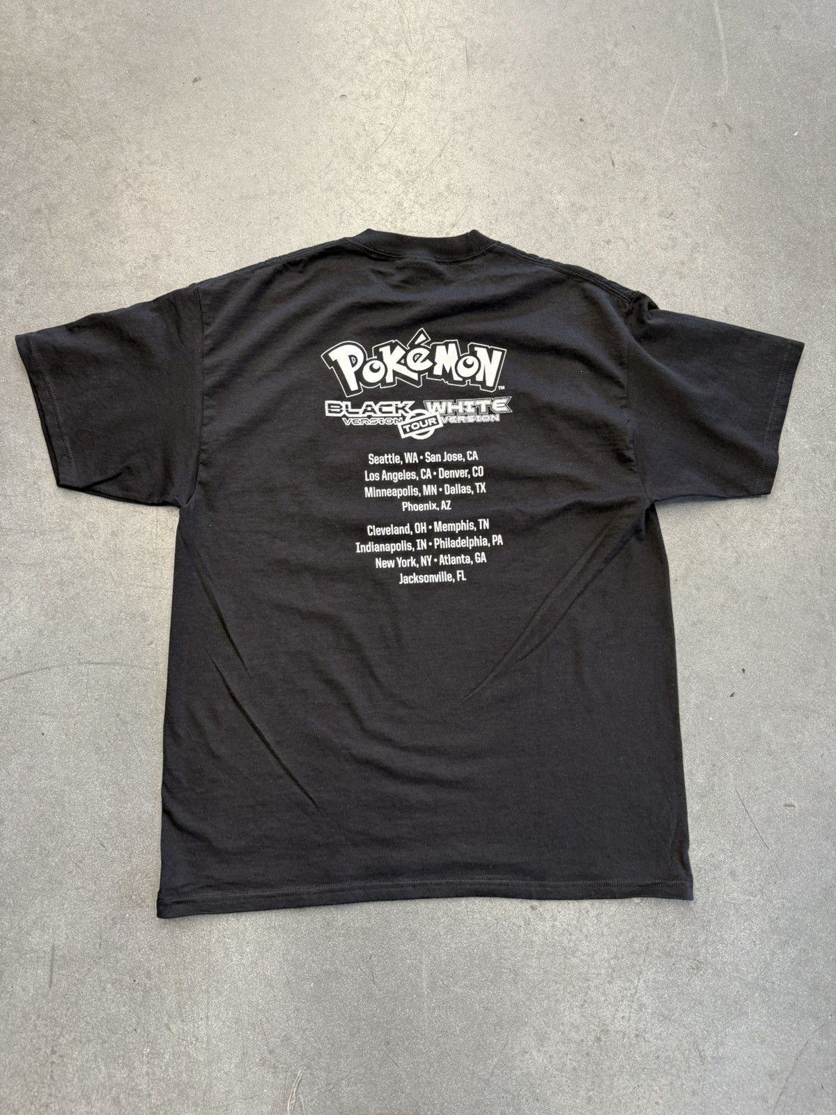 Nintendo Pokémon Black and White Version Tour Tee Size US L / EU 52-54 / 3 - 2 Thumbnail