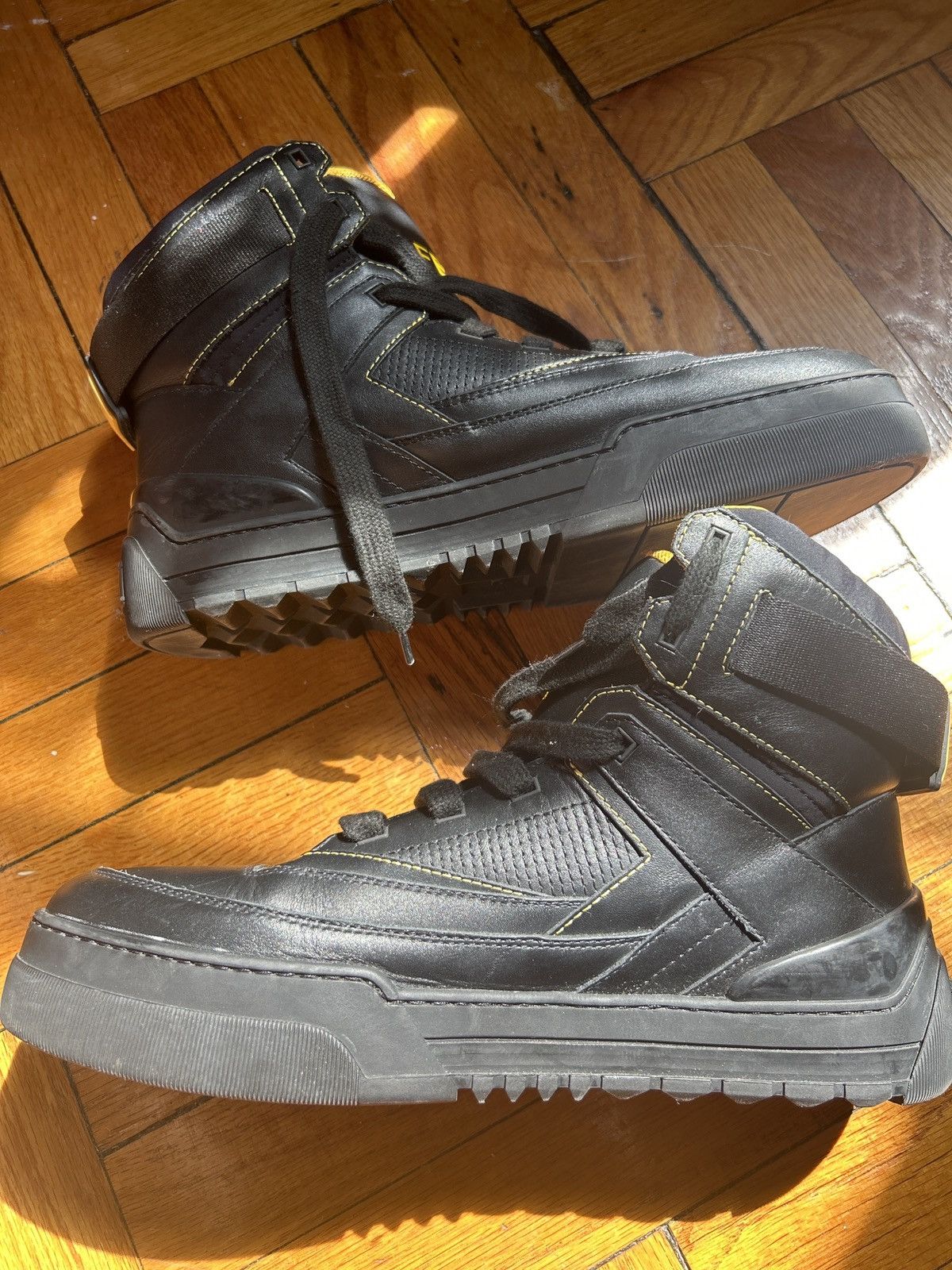 Fendi FENDI LEATHER HIGH TOP Size US 9 / EU 42 - 2 Thumbnail