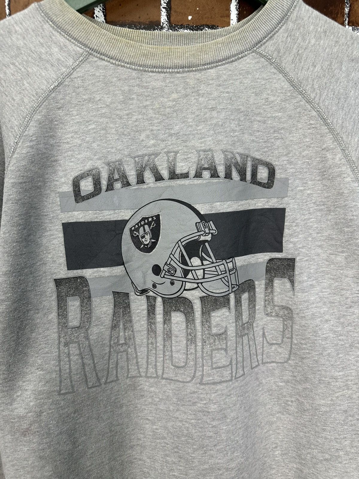 NFL Vintage 90s NFL Oakland Raiders Crewneck Z391 Size US M / EU 48-50 / 2 - 2 Thumbnail