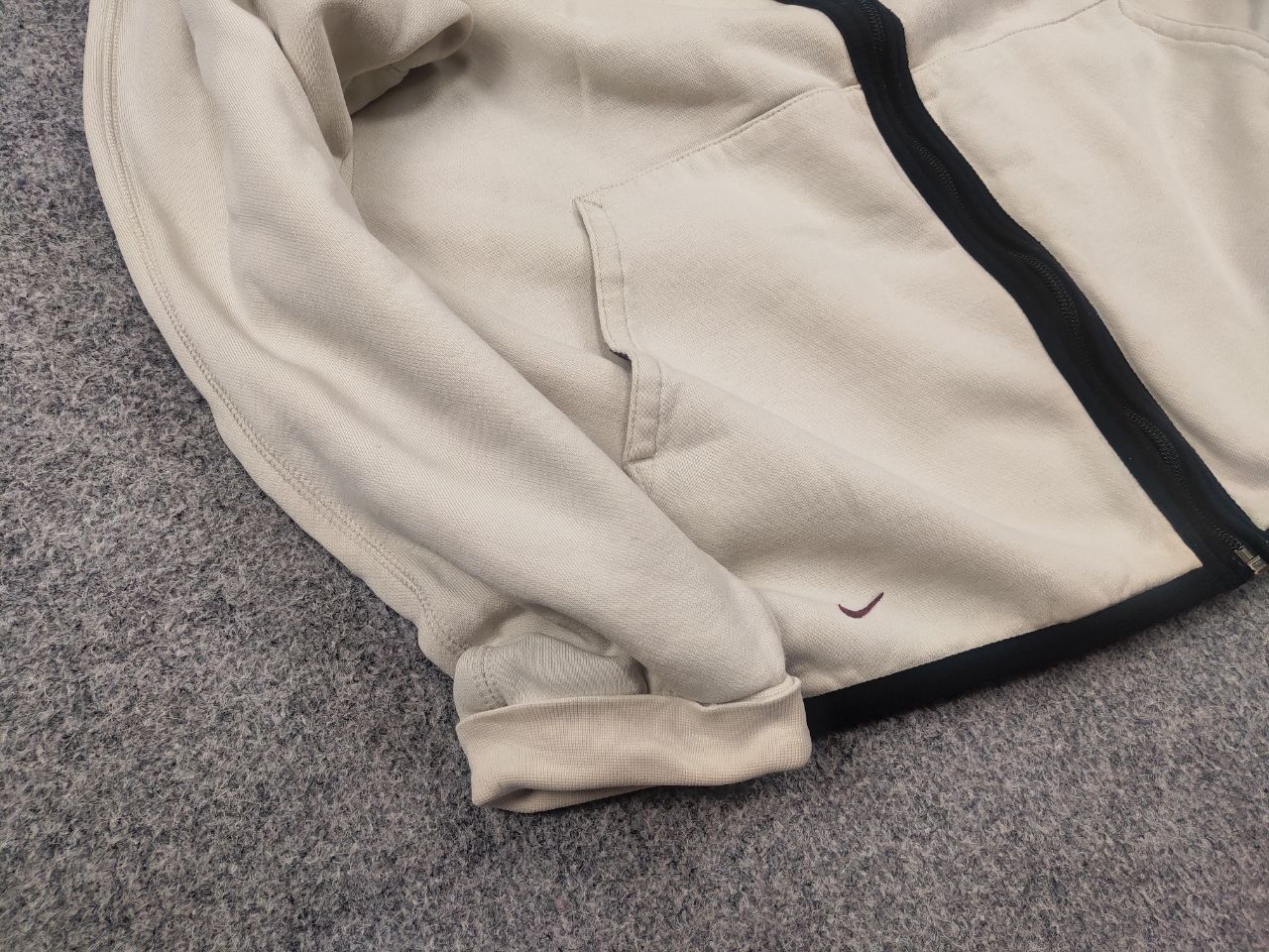 Nike Vintage 90's Cream Nike Embroidered Zip Hoodie Distressed Size US M / EU 48-50 / 2 - 6 Thumbnail