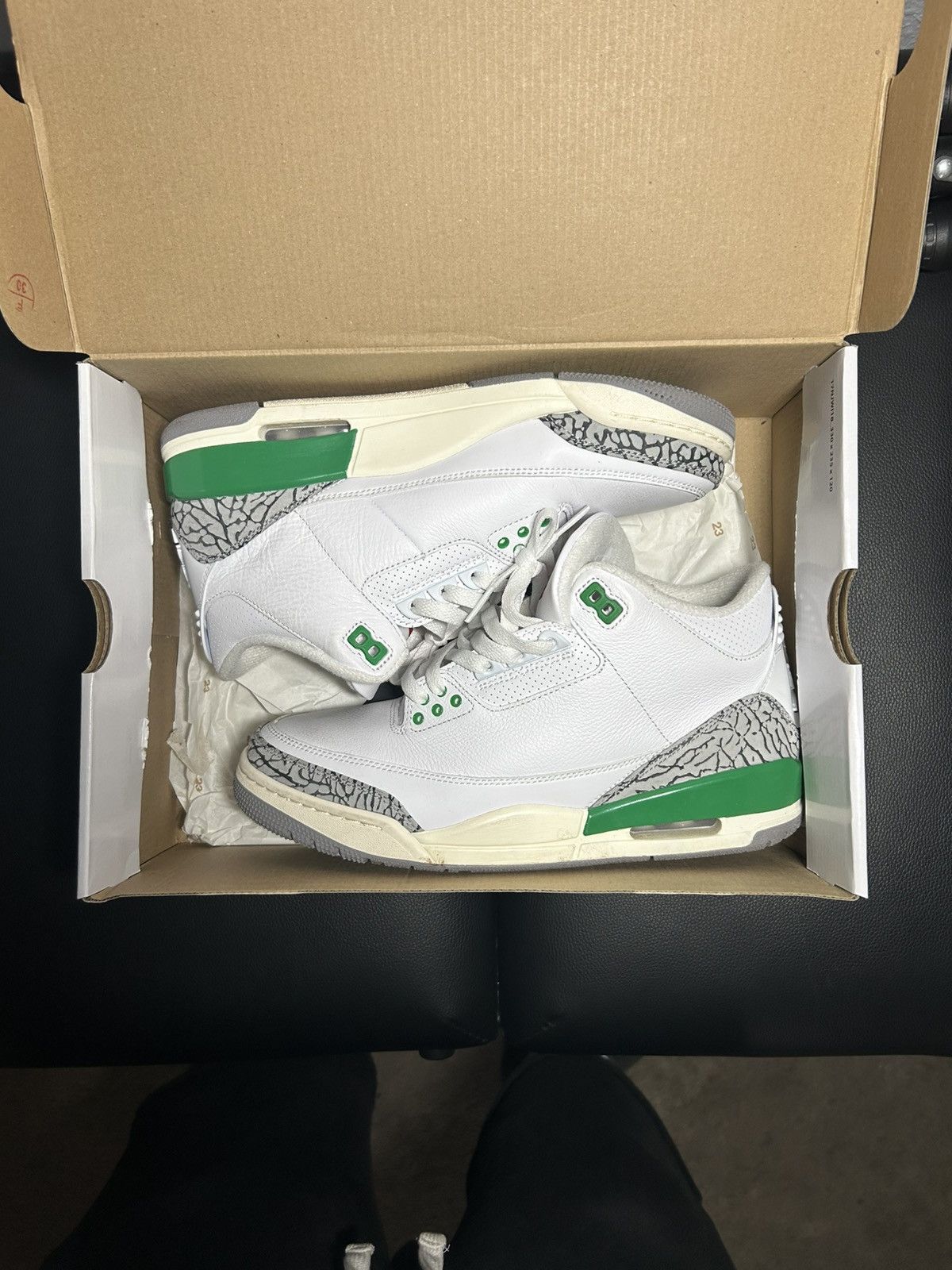 Jordan Brand Lucky green Jordan 3 (size 8.5 men) Size US 8.5 / EU 41-42 - 2 Thumbnail
