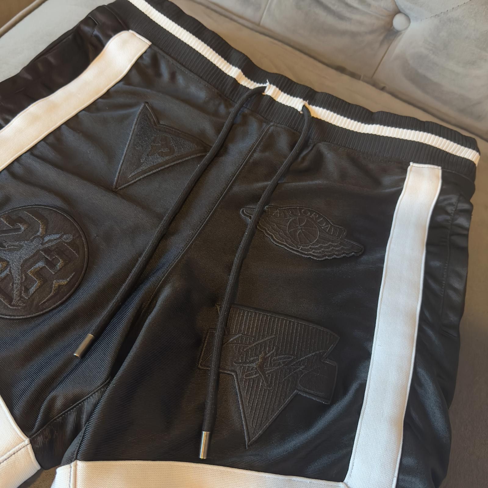 Designer Jordan - What The Ny to LA- Diamond Black Shorts w/Patches Size US 30 / EU 46 - 2 Thumbnail