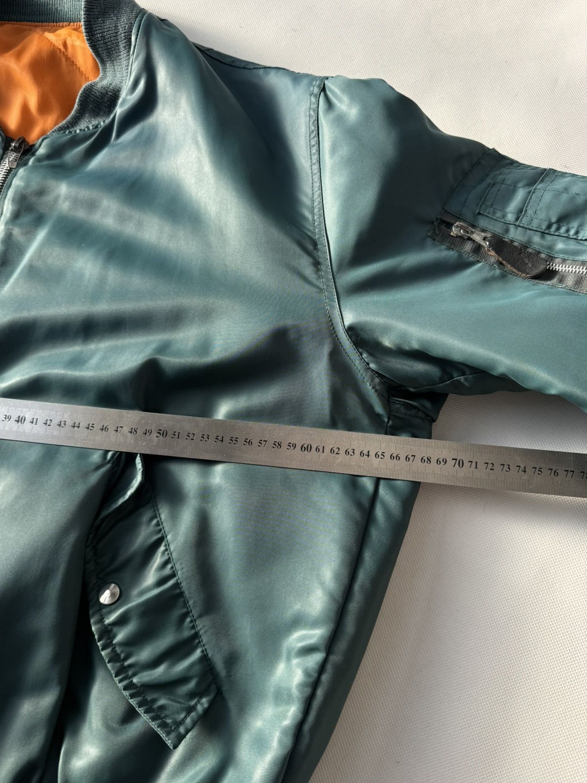 Vintage Vintage Boxy Faded MA1 Bomber Jacket Alpha Industries Style Size US L / EU 52-54 / 3 - 24 Thumbnail