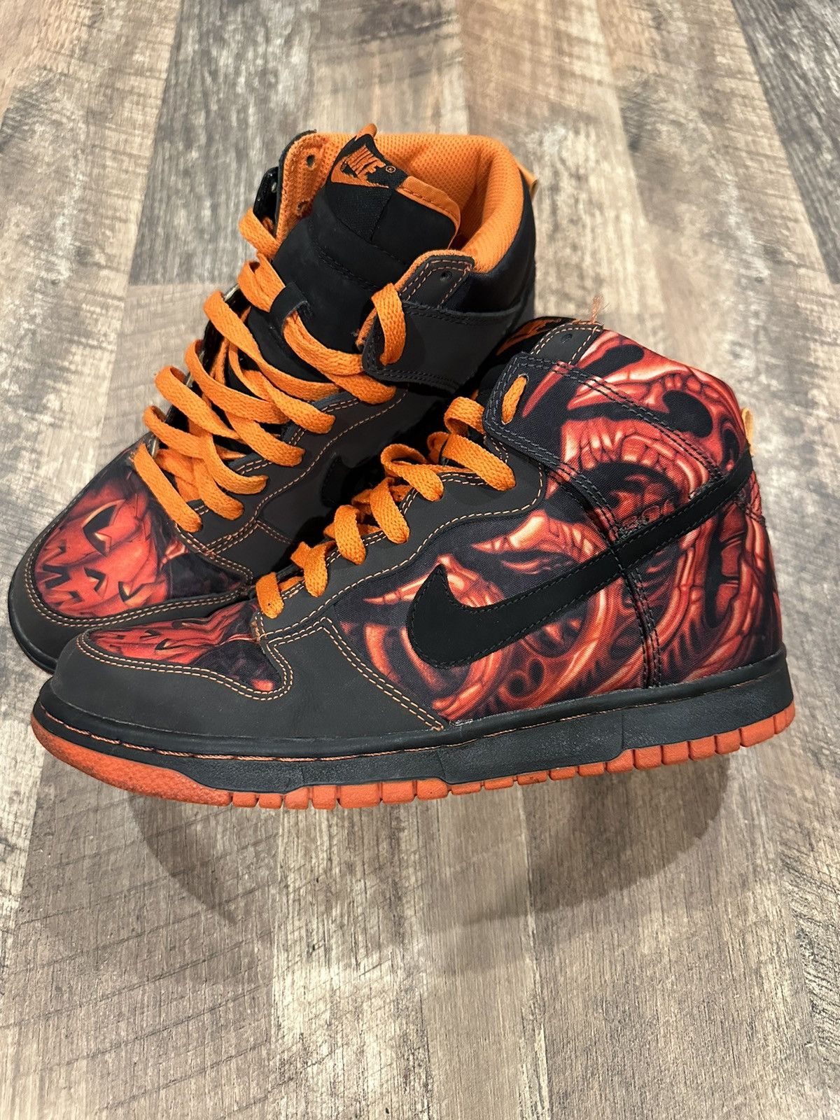 image of Y2K Nike Dunk High Gs ‘Halloween’ Skulls Pumpkin 2009 Shoes in Black, Men's (Size 7)