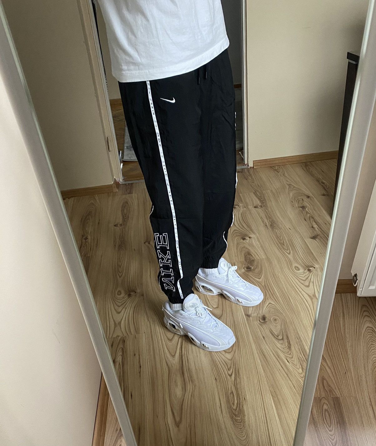 Nike × Vintage Nike swoosh Nylon Track Pants Sweatpants black womens M Size 26" / US 2 / IT 38 - 1 Thumbnail