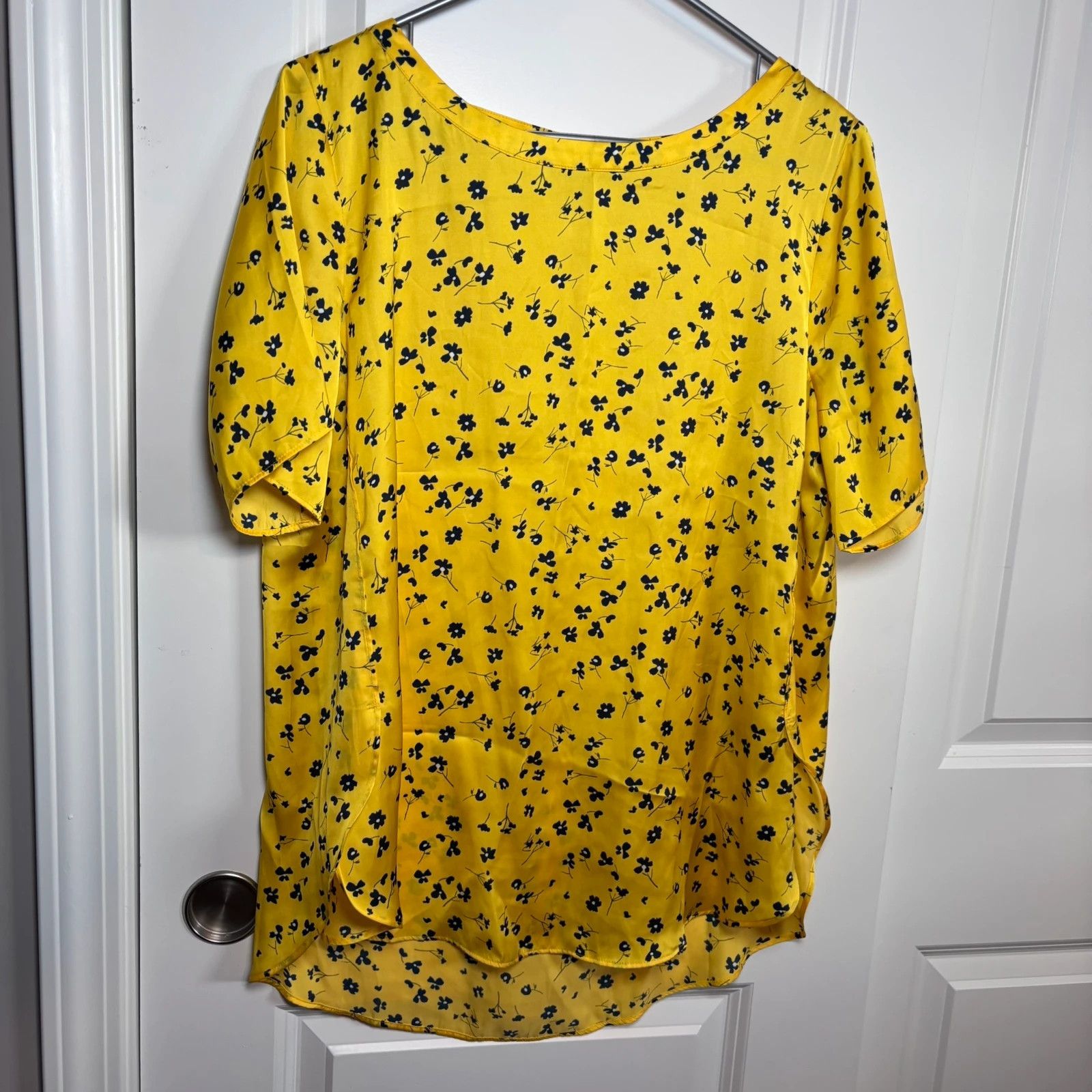 Banana Republic Banana Republic Short Sleeve Scoop Neck Yellow size M Size M / US 6-8 / IT 42-44 - 3 Thumbnail