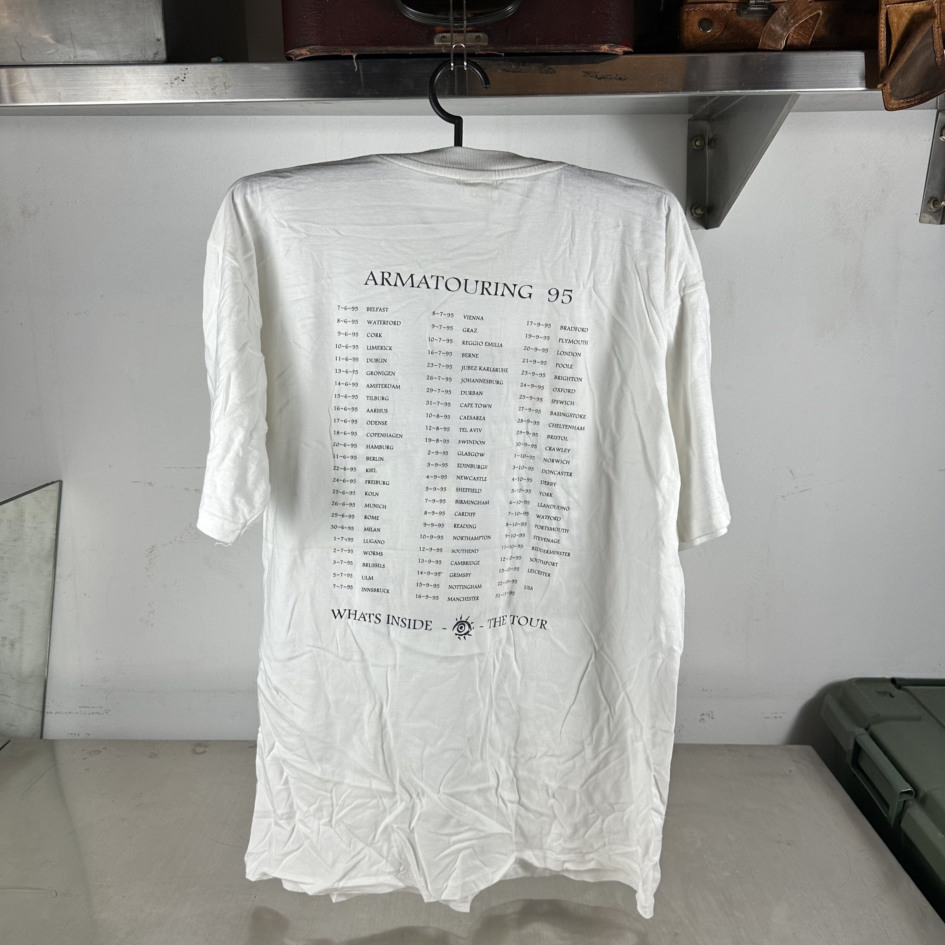 Vintage Vintage 1995 Joan Armatrading What's Inside Tour T-Shirt Size US XL / EU 56 / 4 - 3 Thumbnail