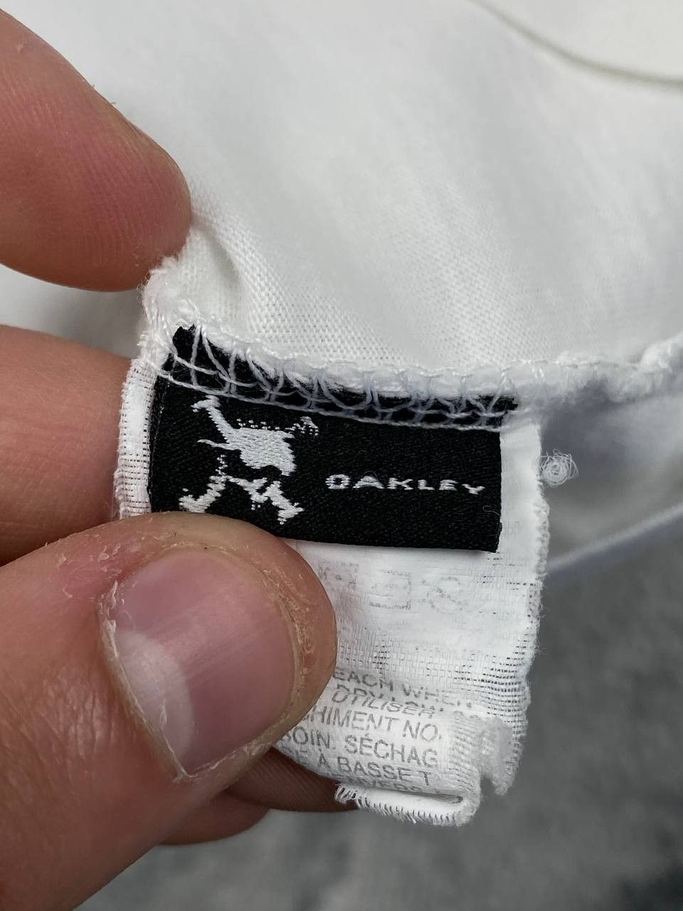 Oakley Vintage Oakley T Shirt 3D Big Logo Men Size XL White Size US XL / EU 56 / 4 - 12 Thumbnail
