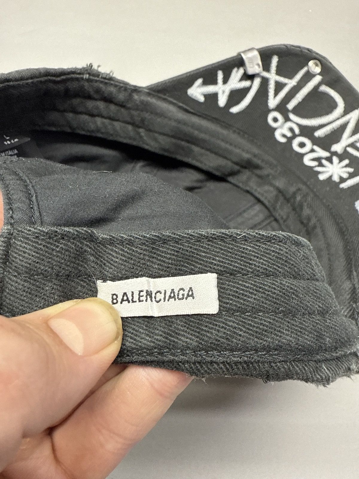 Balenciaga Black Balenciaga 2030 BB Destroyed Cap Size L Size ONE SIZE - 7 Thumbnail