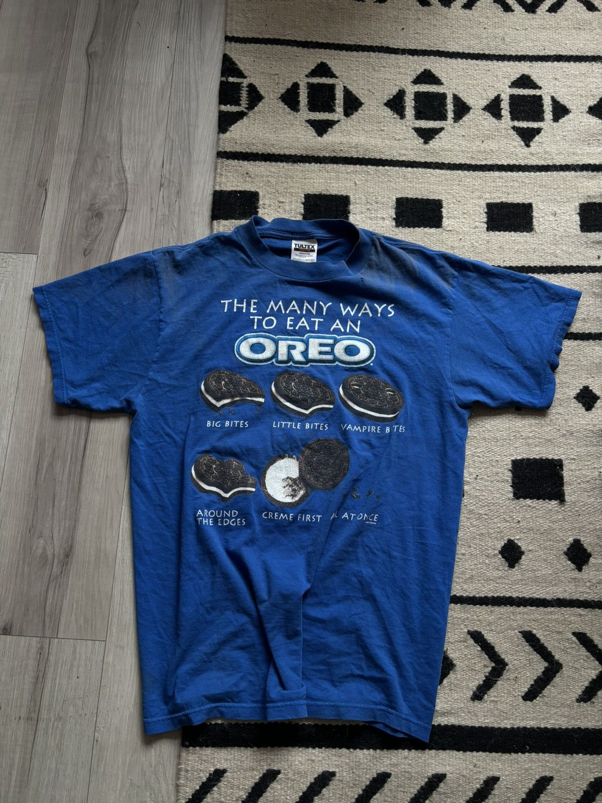 Vintage Vintage 1996 Many Ways to Eat An Oreo Tee Size US L / EU 52-54 / 3 - 1 Thumbnail