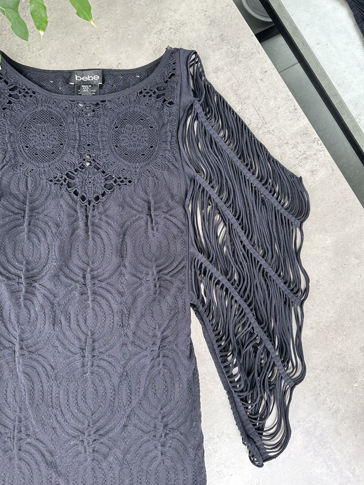 Bebe Bebe Mini Dress With Beautiful Sleeves Size XS / US 0-2 / IT 36-38 - 7 Thumbnail
