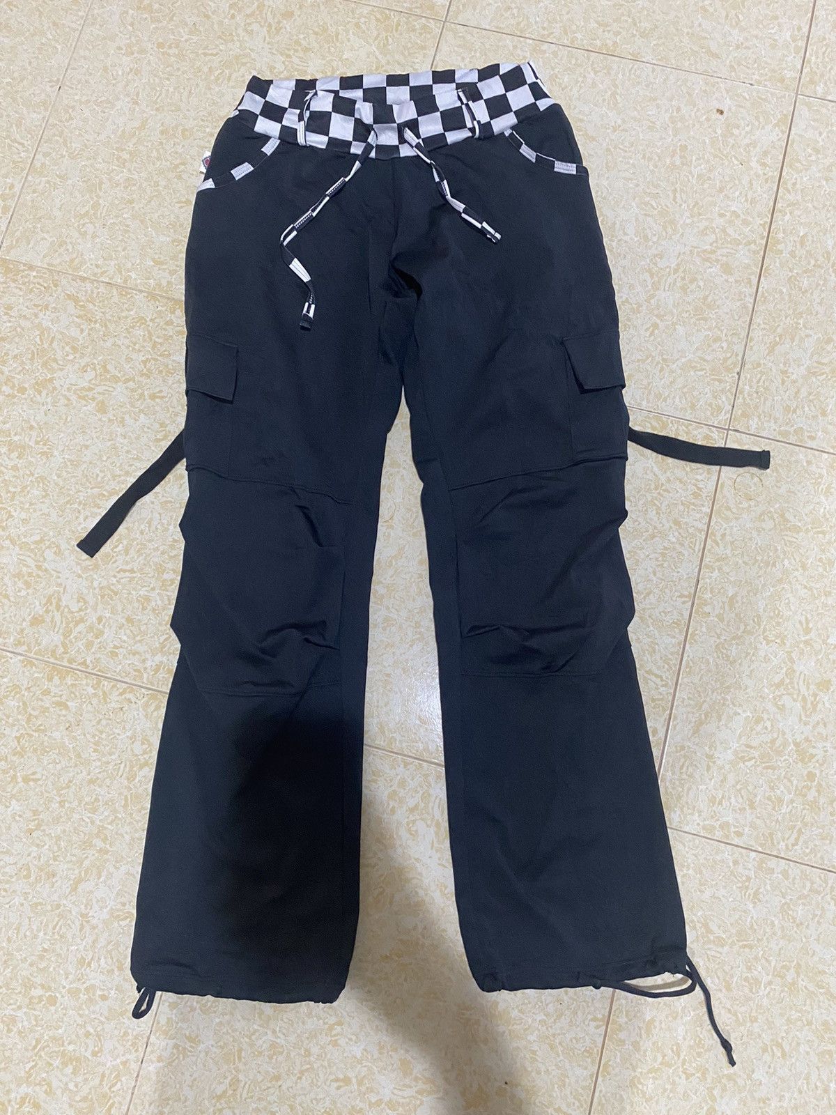 Japanese Brand Mikano Japanese Brand Stretch MultiPocket Cargo Pants Size 30" / US 8 / IT 44 - 1 Thumbnail