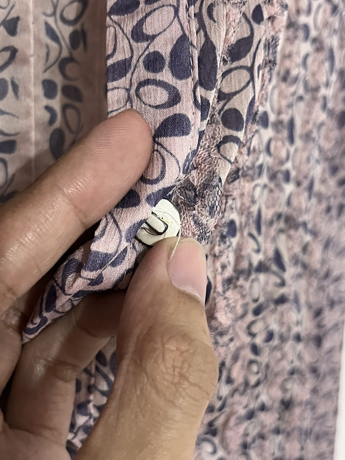 Chanel Vintage 90s Chanel Rayon silk shirt Size XS / US 0-2 / IT 36-38 - 8 Thumbnail